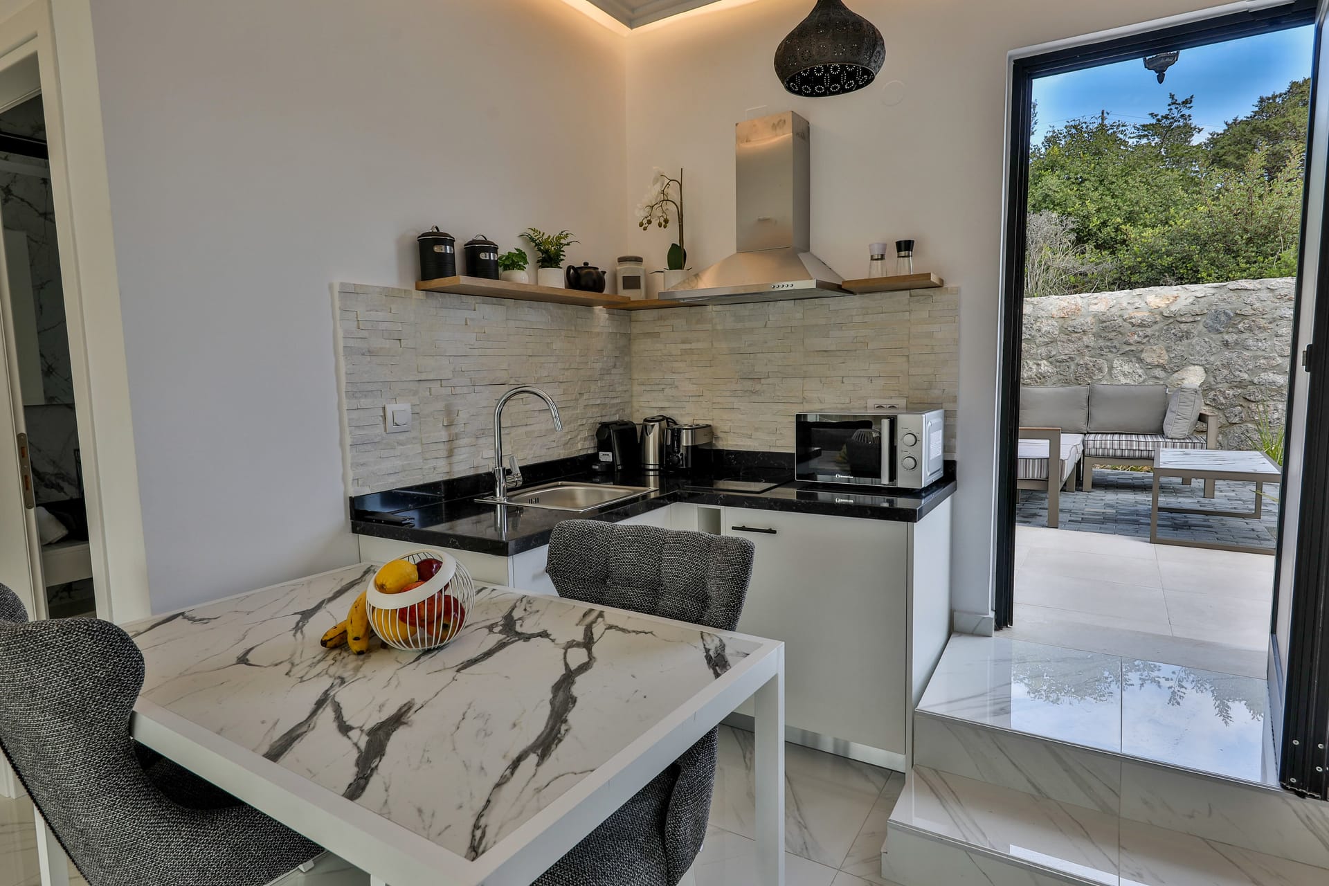 Premium One Bedroom Suite with Sea View & Outdoor Jetted Tub