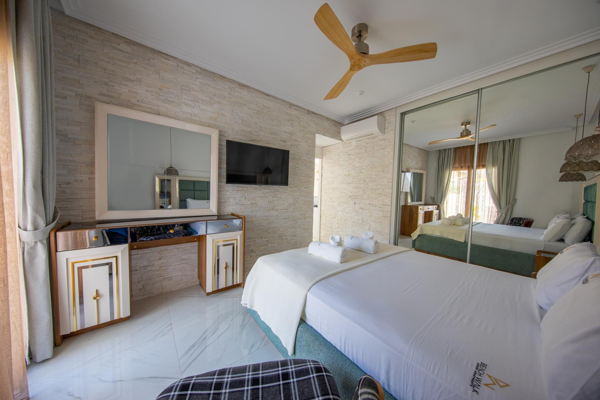 Premium Two Bedroom Suite with Sea View & Outdoor Jetted Tub