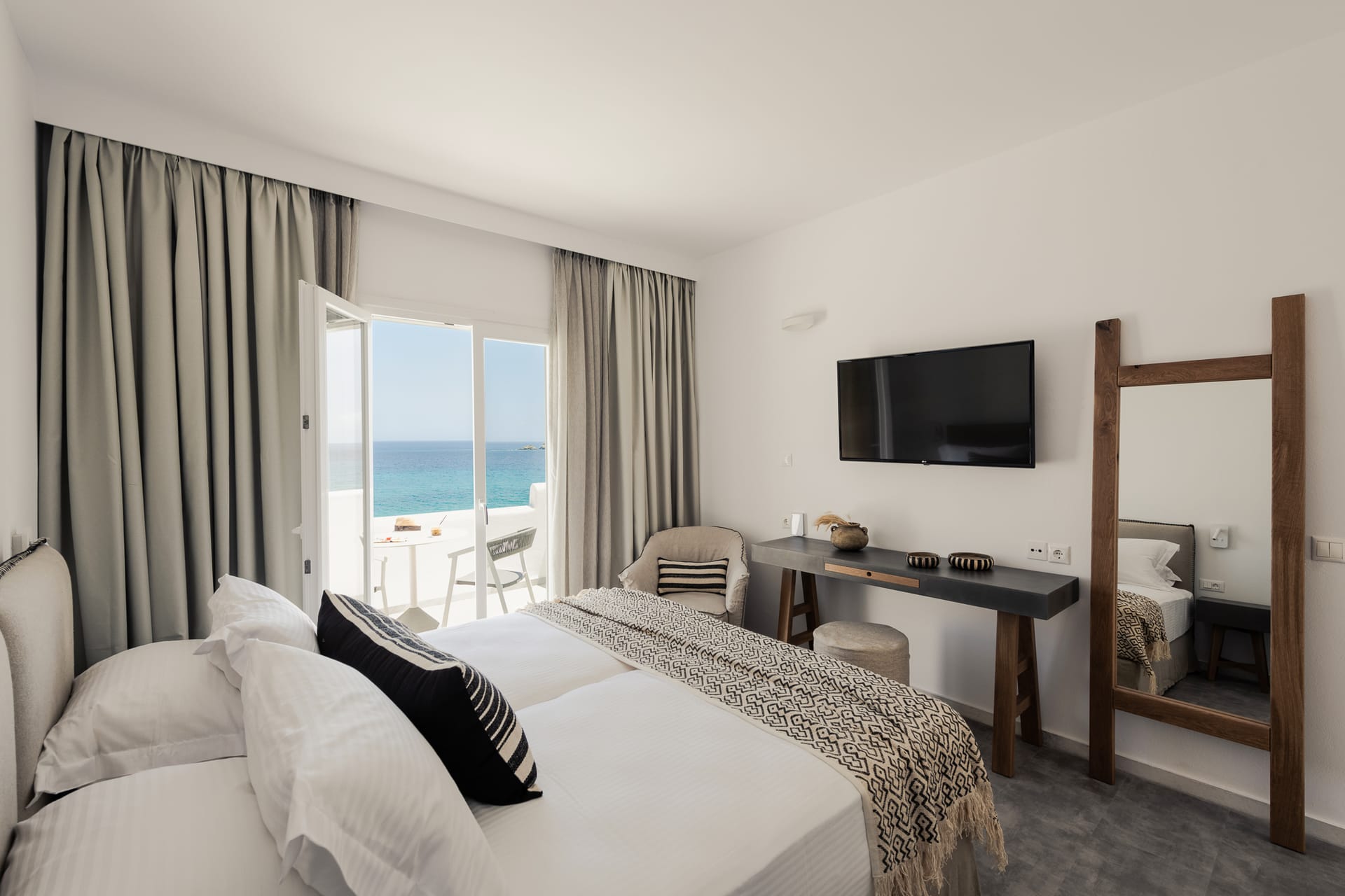 Deluxe Family Suite Sea View