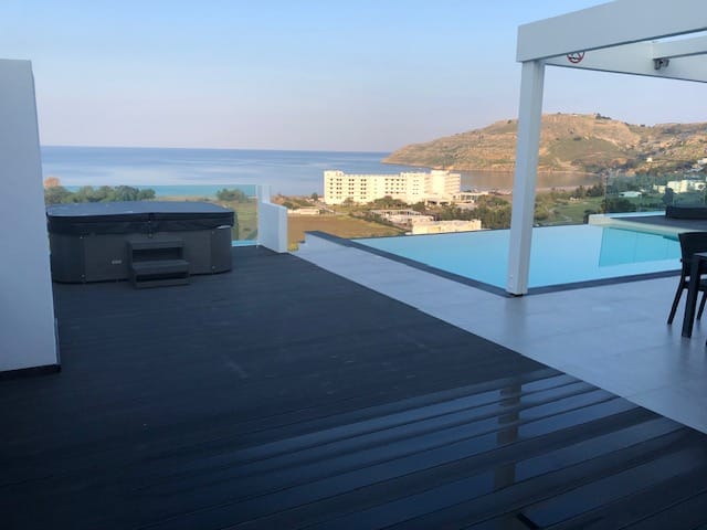 VILLA ROCABELLA WITH HEATED SWIMMING POOL & JACUZZI