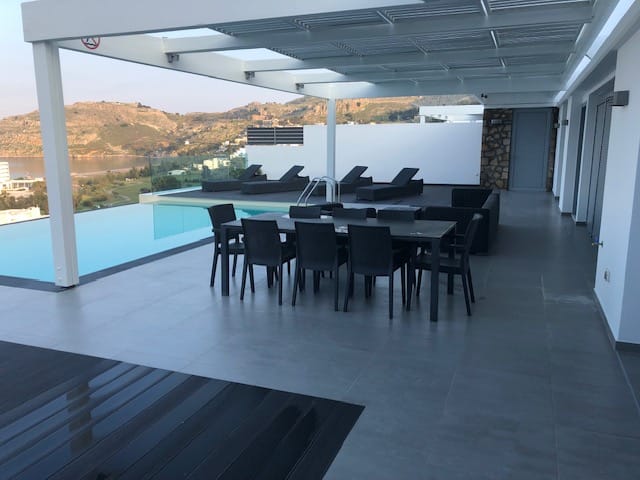 VILLA ROCABELLA WITH HEATED SWIMMING POOL & JACUZZI