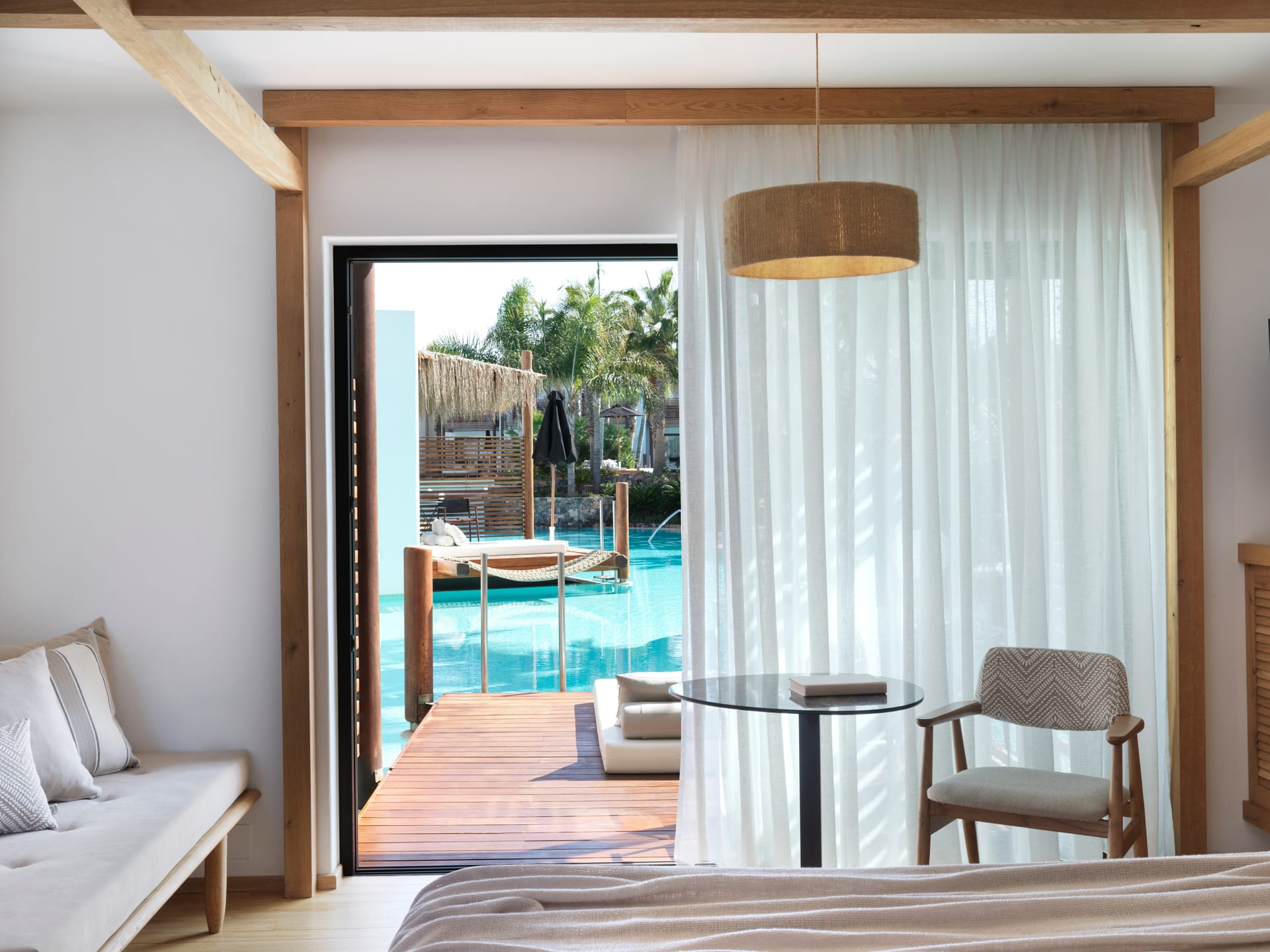 Premium Swim Up Room