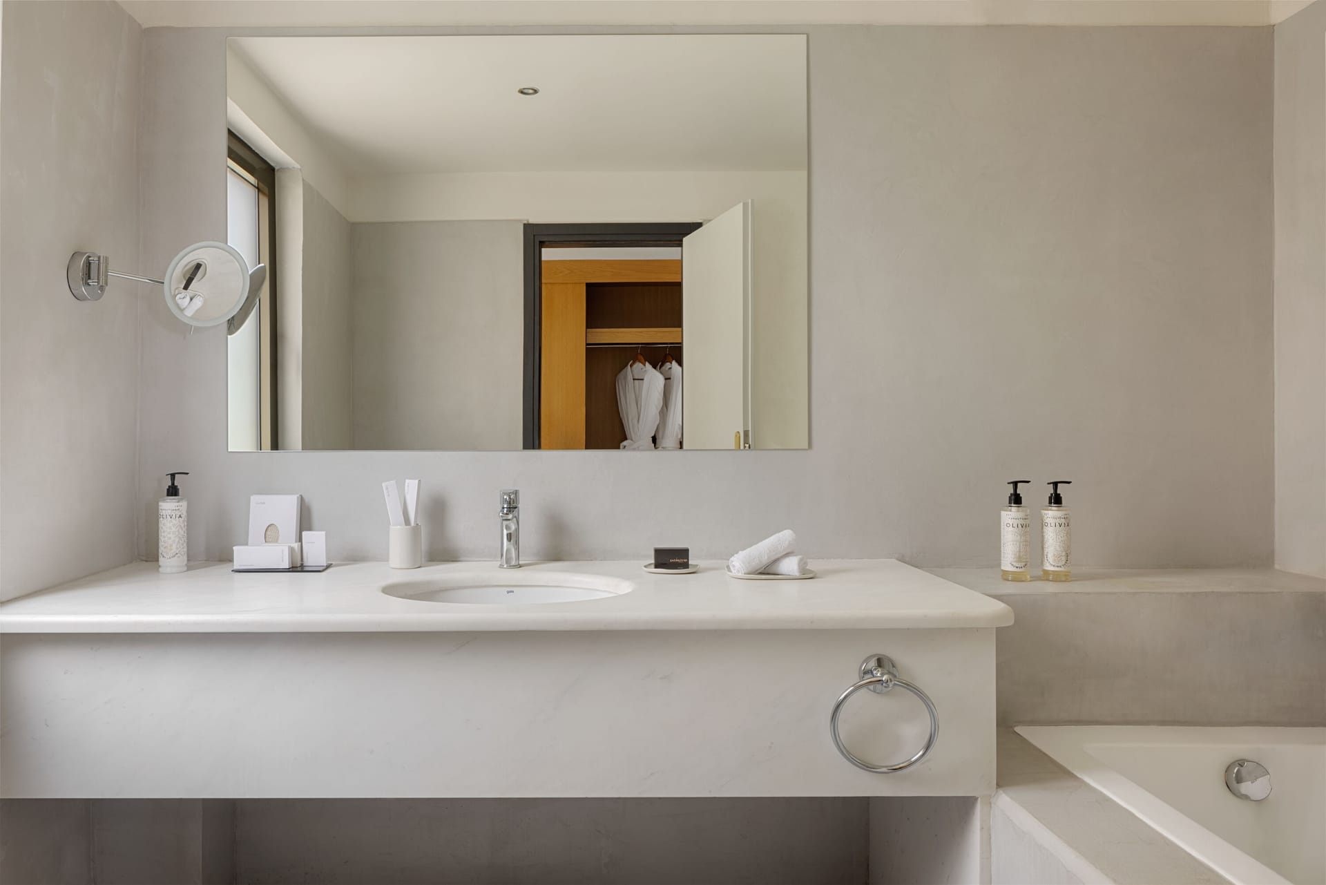 Sapphire Cozy Suite