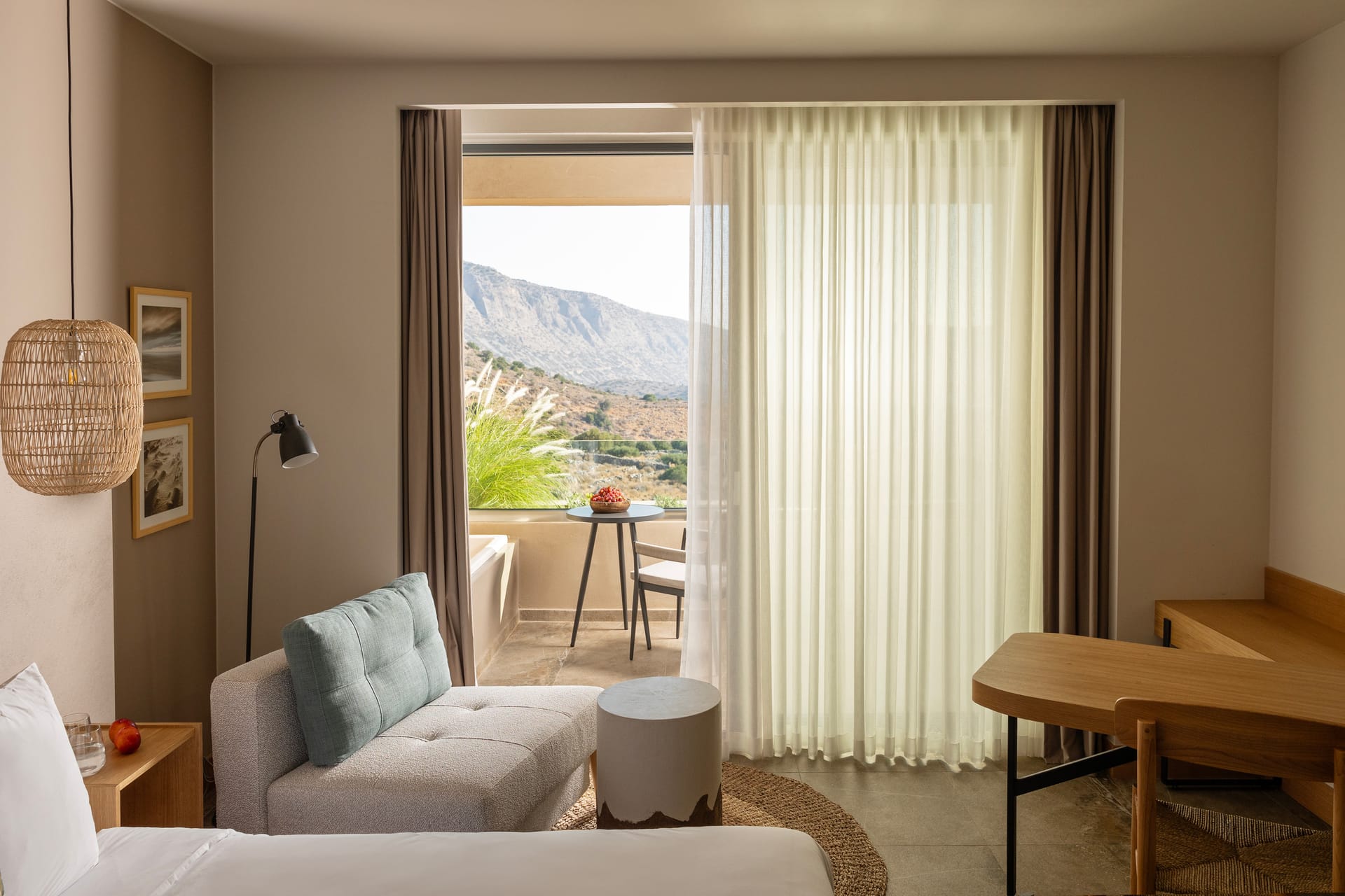 Sapphire Zen Suite with outdoor bathtub