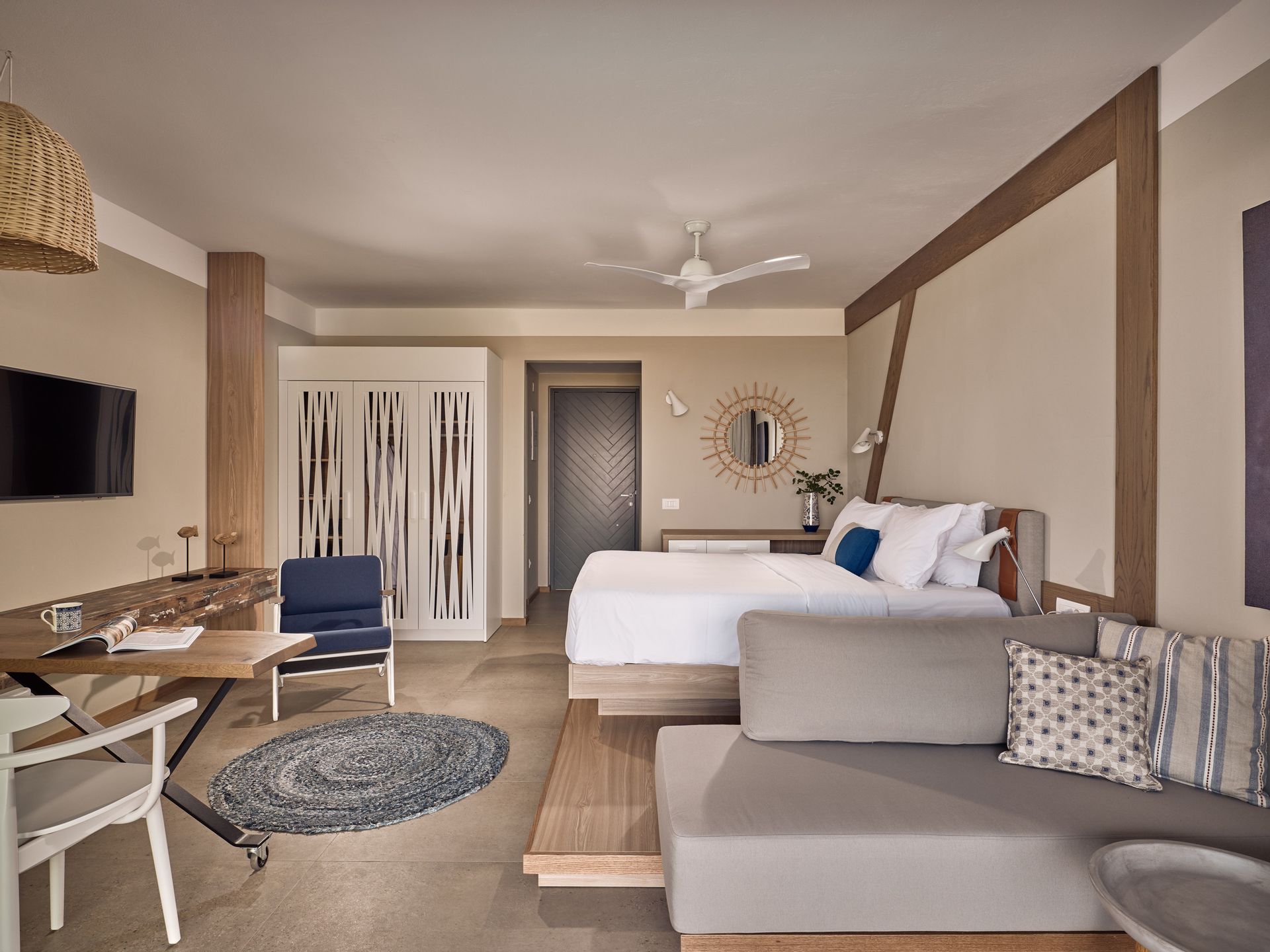 Sapphire Zen Suite with sharing pool