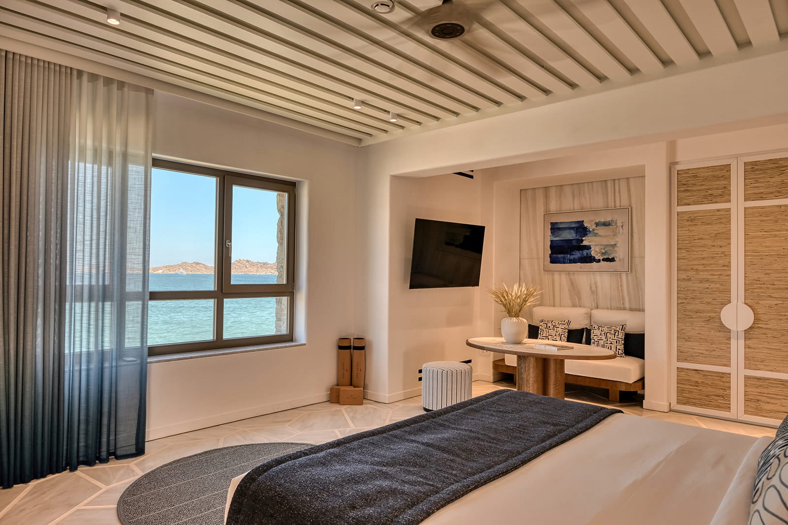 Classic Sea View Suite-Avant Mar Infinity Suites 200m from the Main Hotel