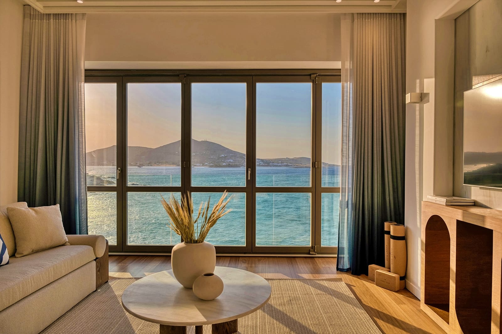 Grand Sea View Suite-Avant Mar Infinity Suites 200m from the Main Hotel