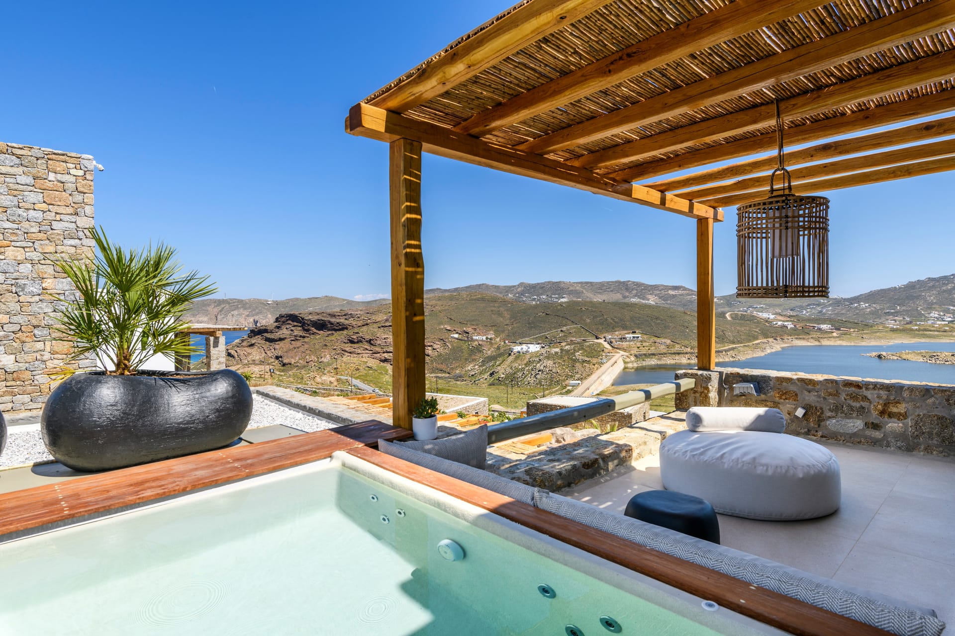 Exclusive Suite with Jacuzzi