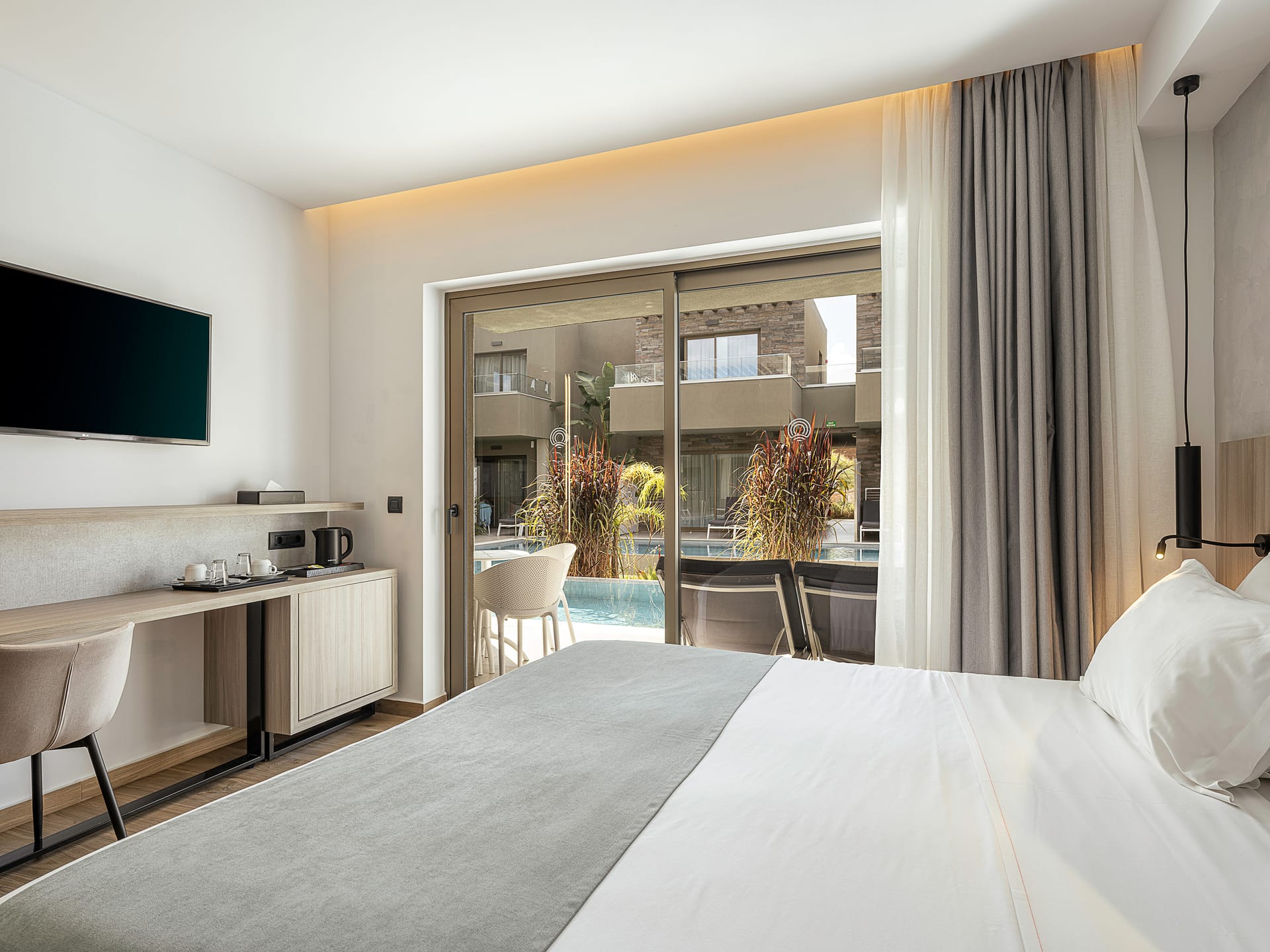 Superior Room Swim-Up