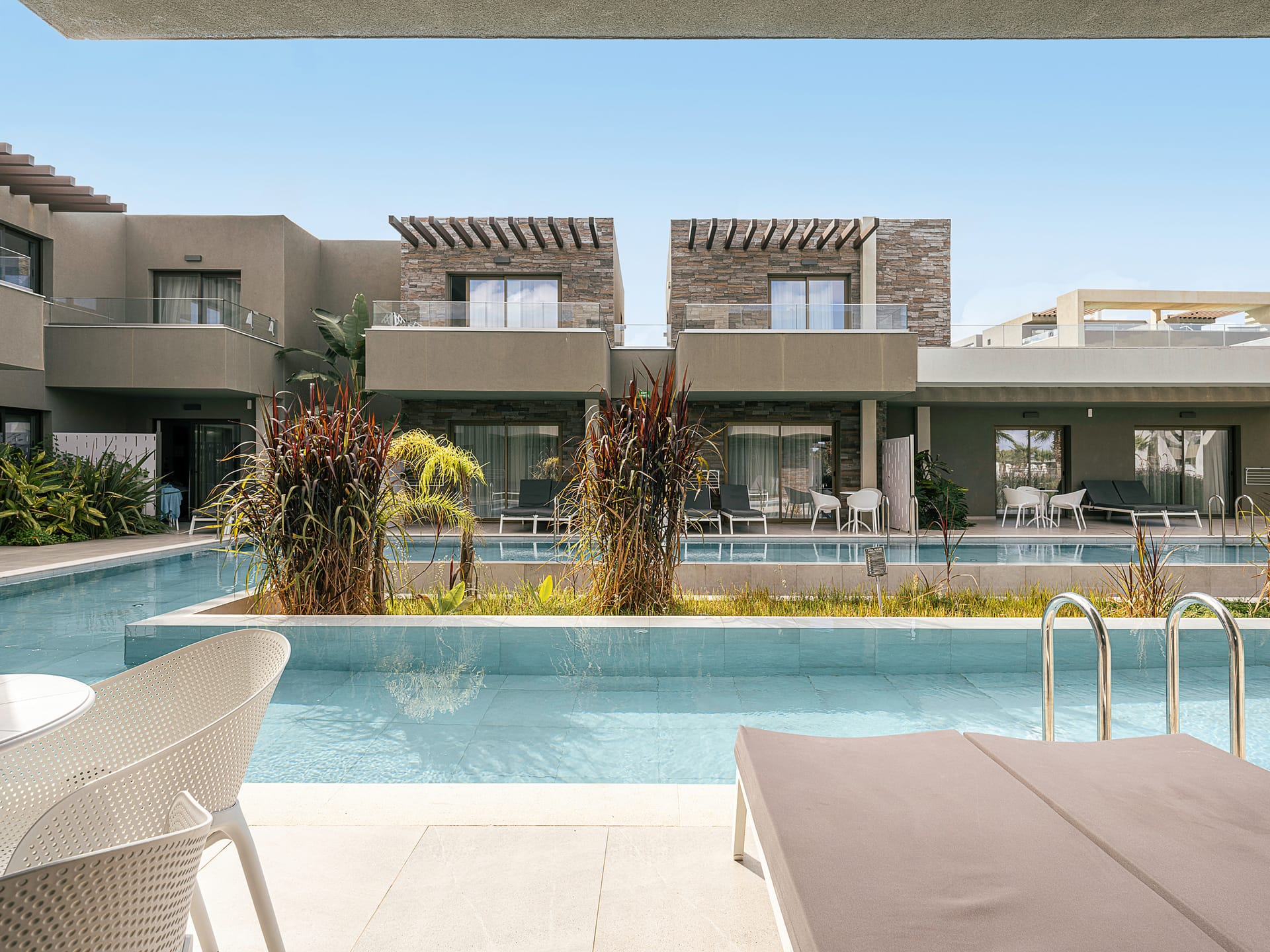 Grand Superior Swim-Up