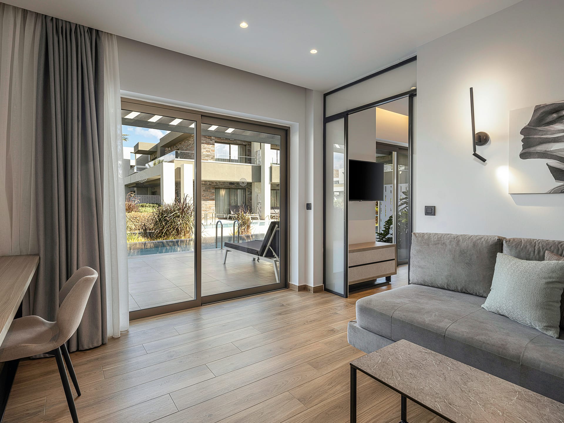 Grand Superior Swim-Up