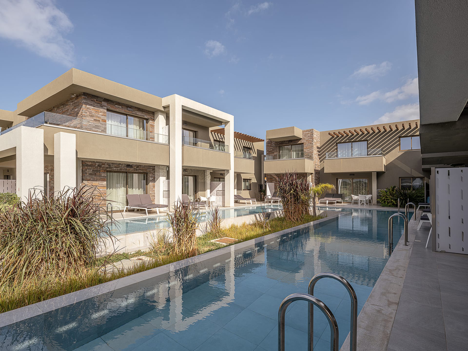 Grand Superior Swim-Up