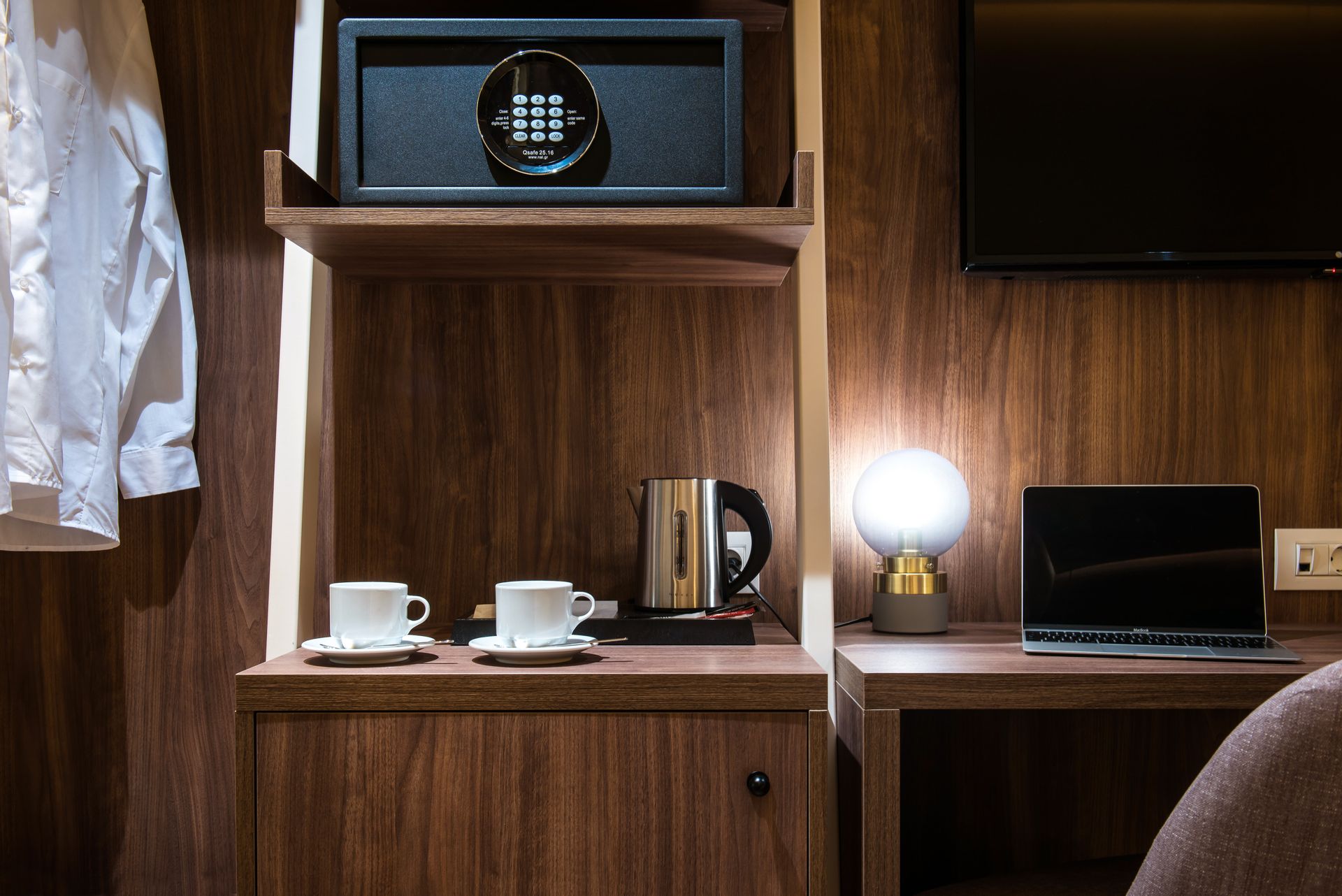 Economy Room