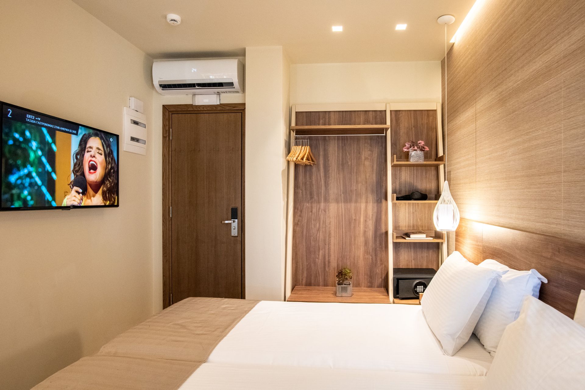 Superior Room with Balcony and City View
