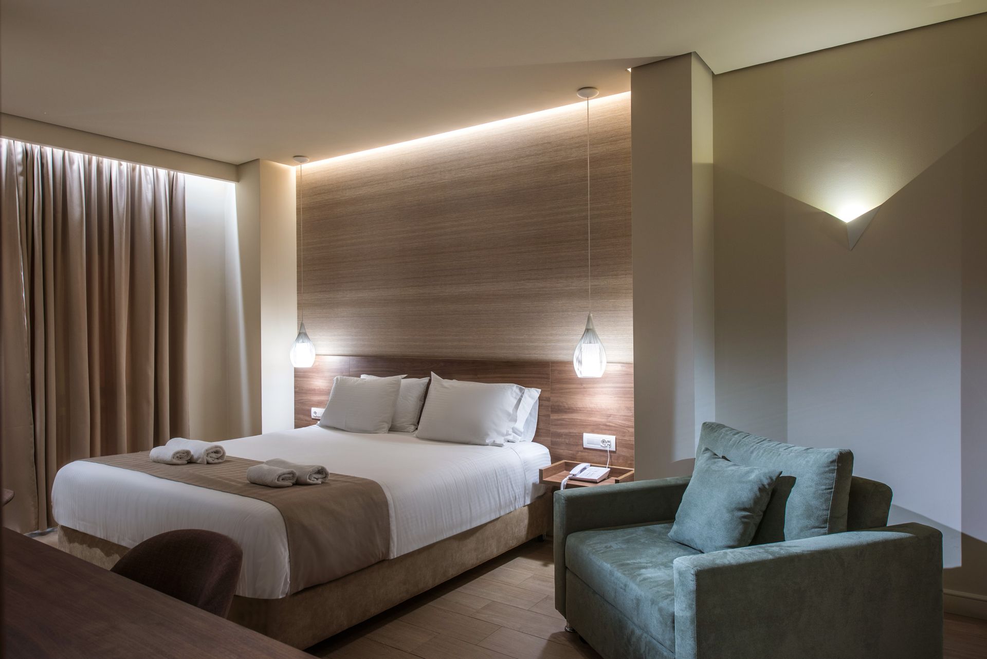 Triple Room with City View