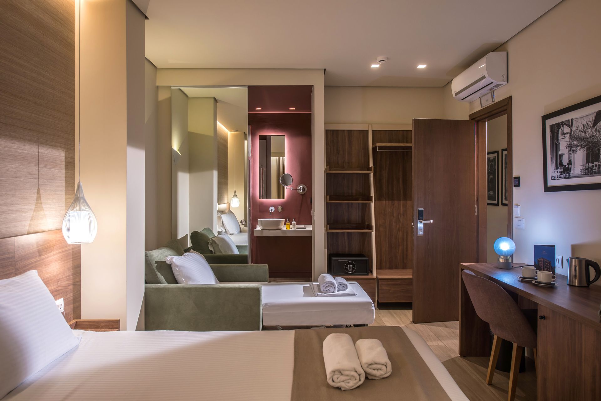 Triple Room with City View