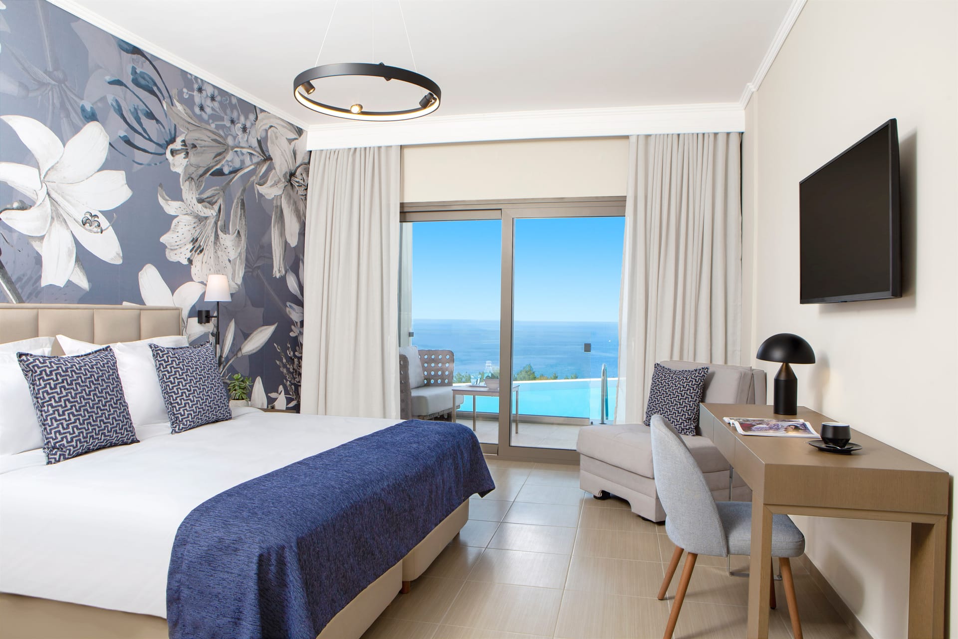 Deluxe Double Room Sharing Pool