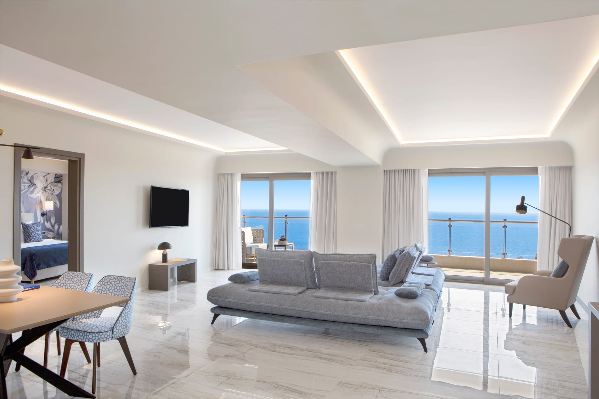 Executive Suite 2 - Bedroom Sea View