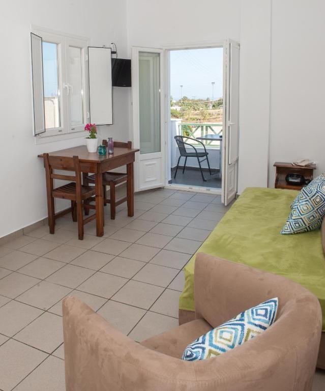 One Bedroom Apartment