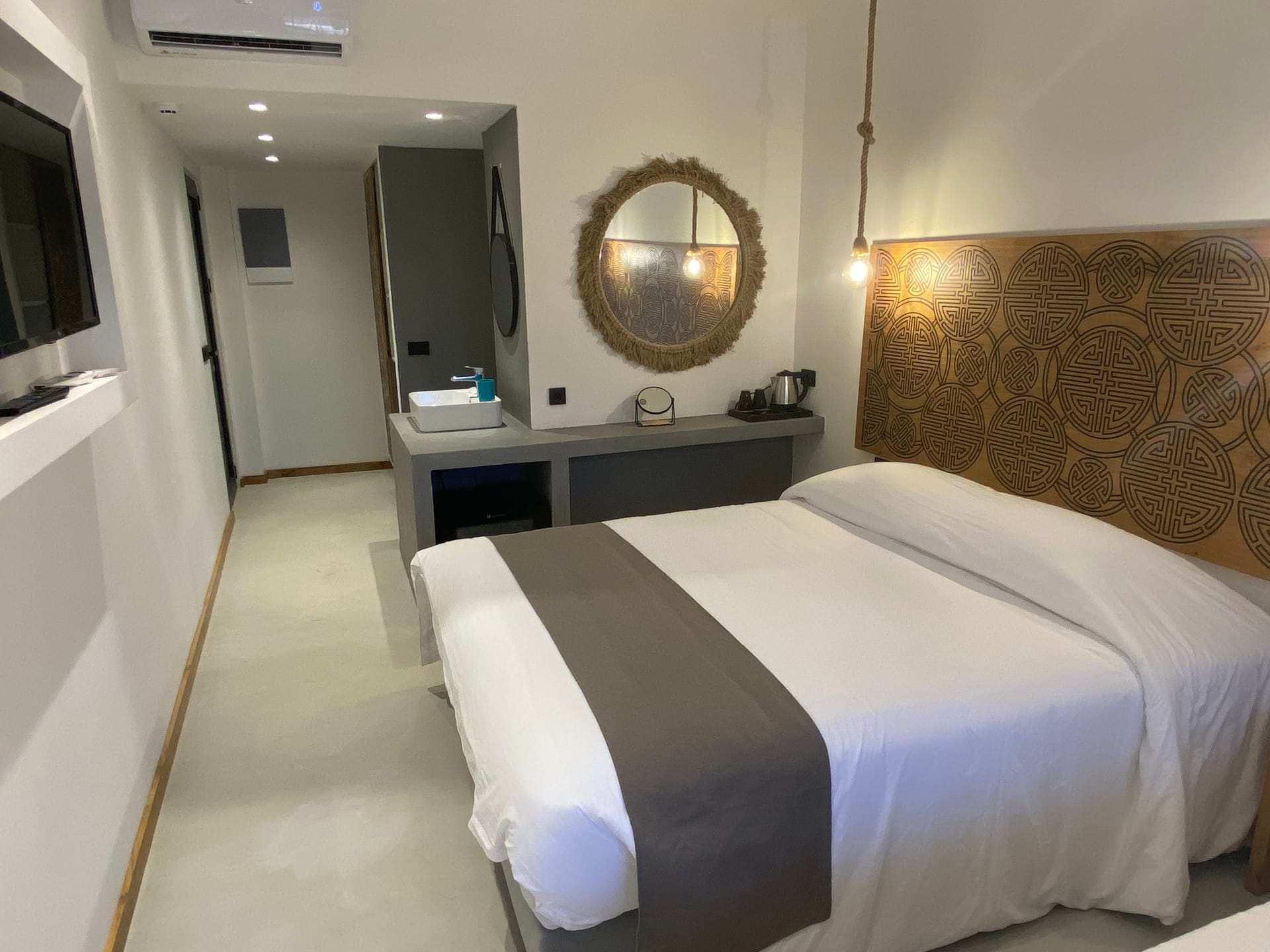 Superior Double Room with Partial Sea View