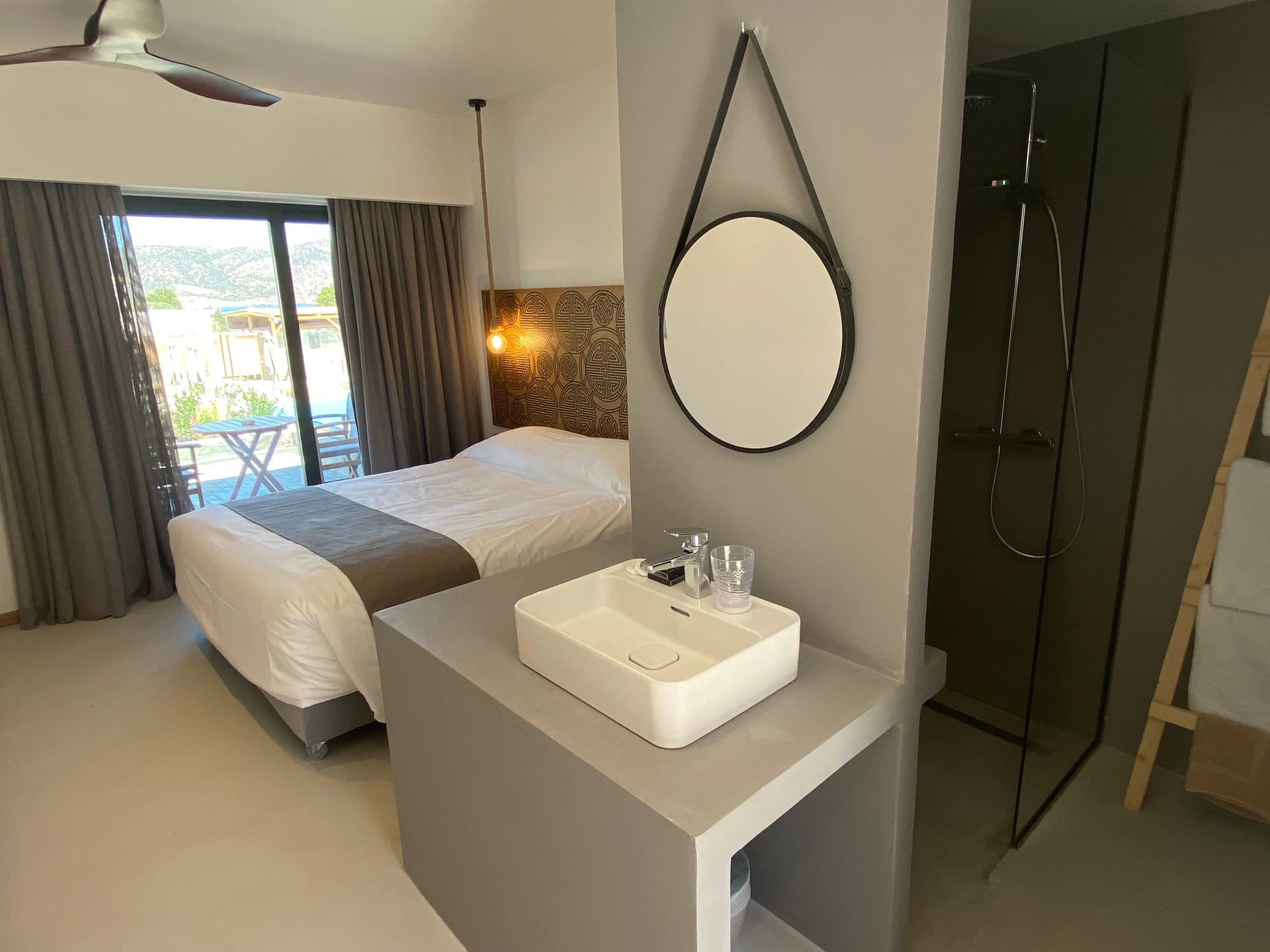 Superior Double Room with Partial Sea View