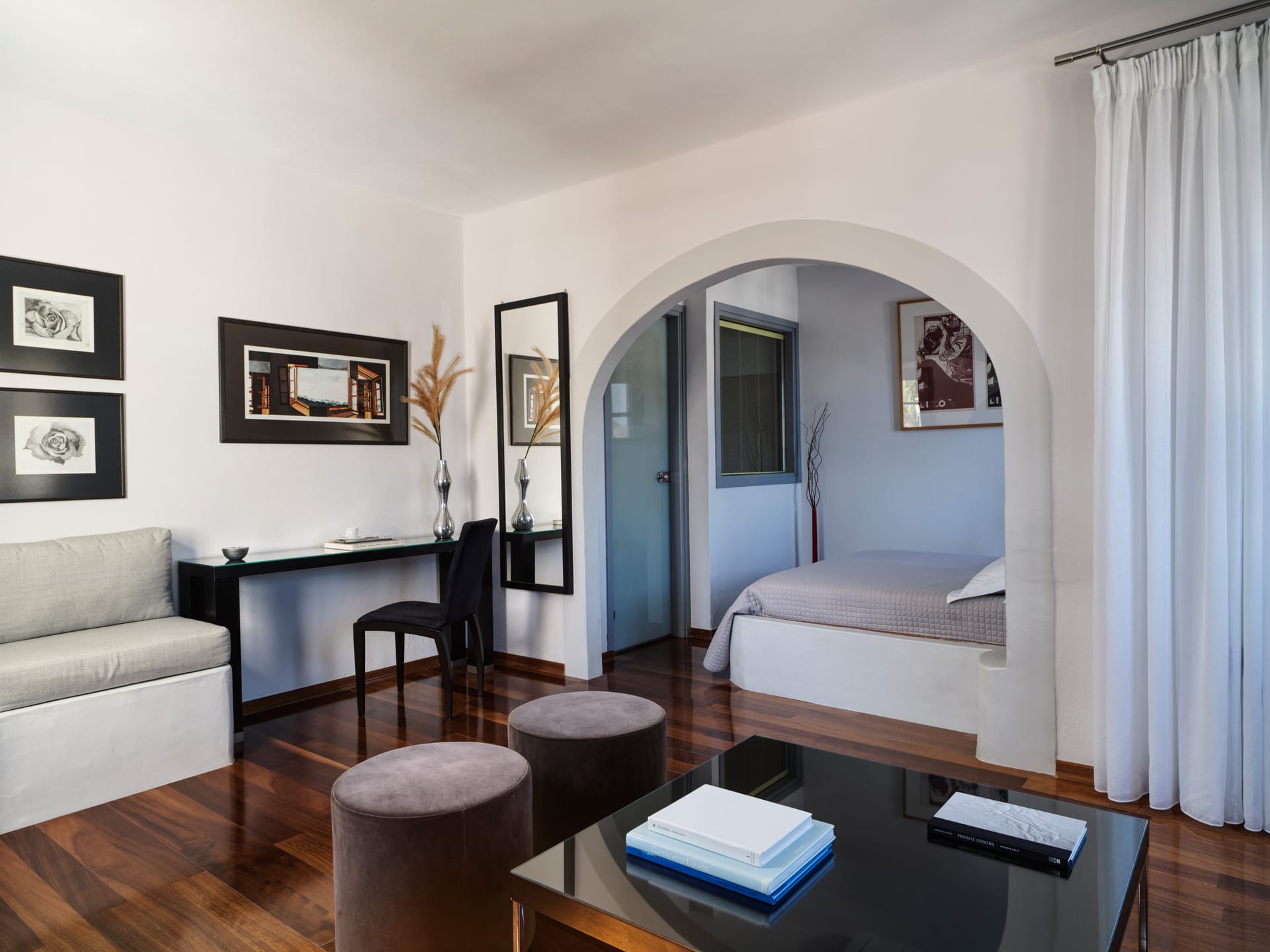 Upper-Level Suite with Sea View for 2