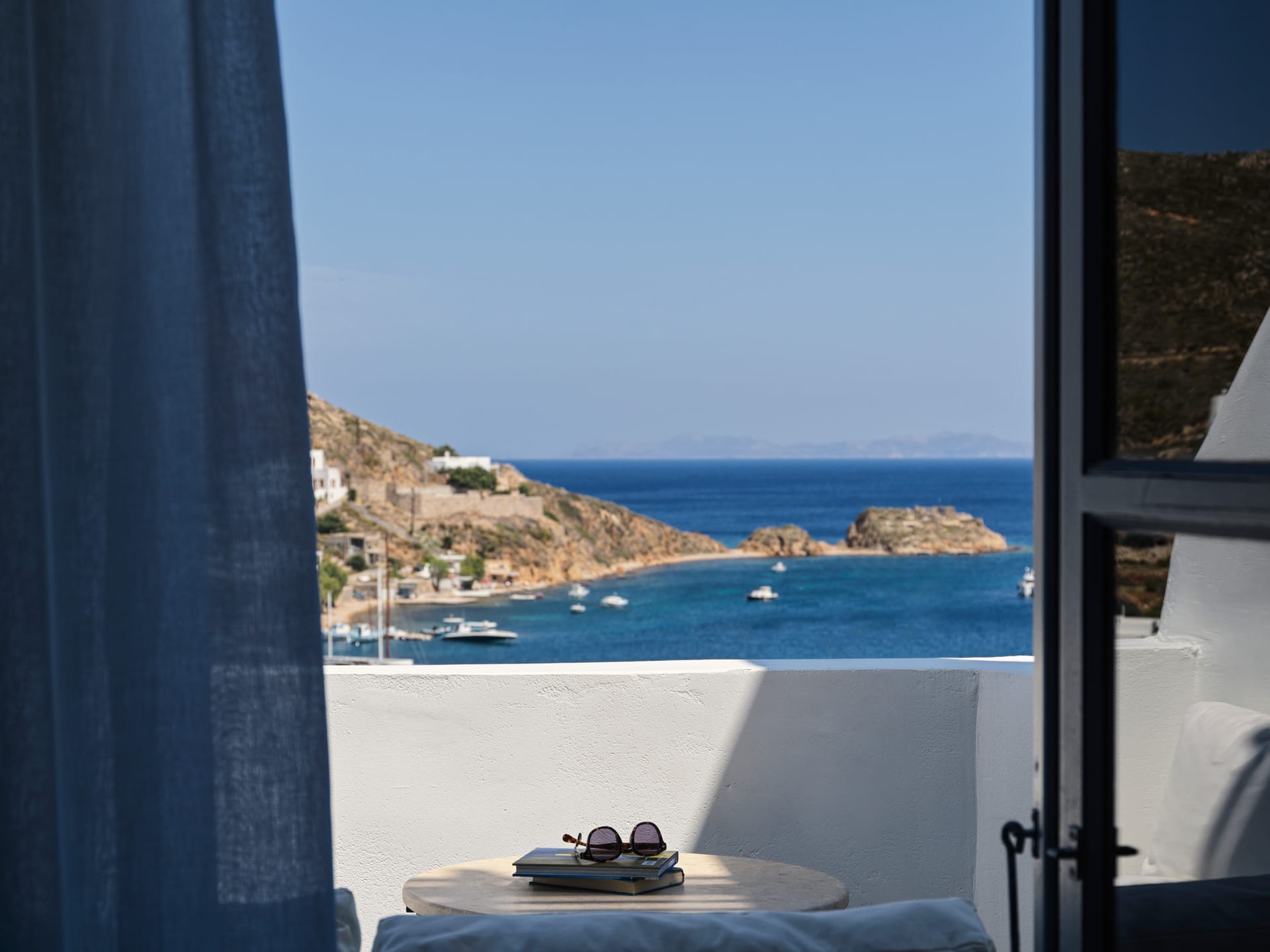 Upper-Level Suite with Sea View for 2