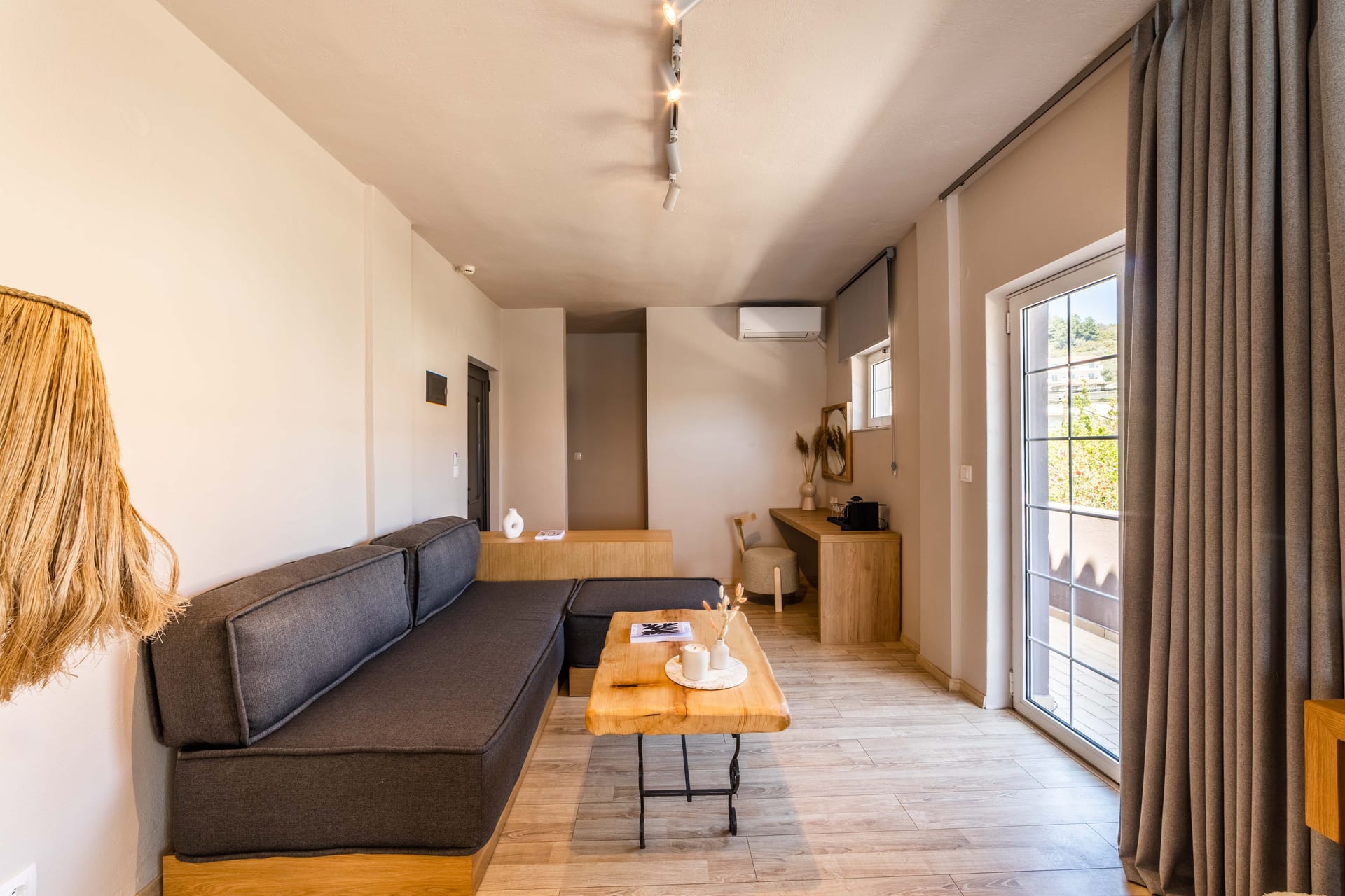 Junior Suite with Side Sea View