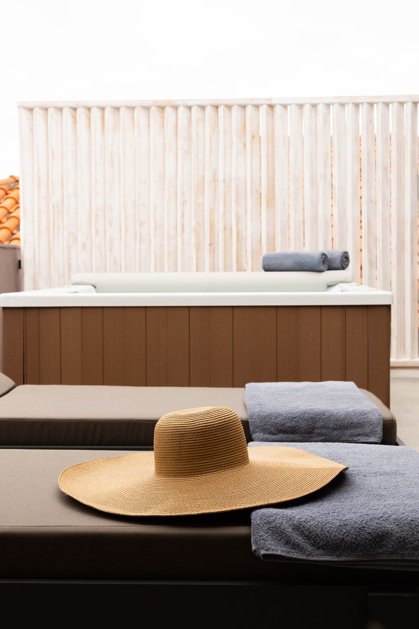 Suite with Side Sea View and Hottub