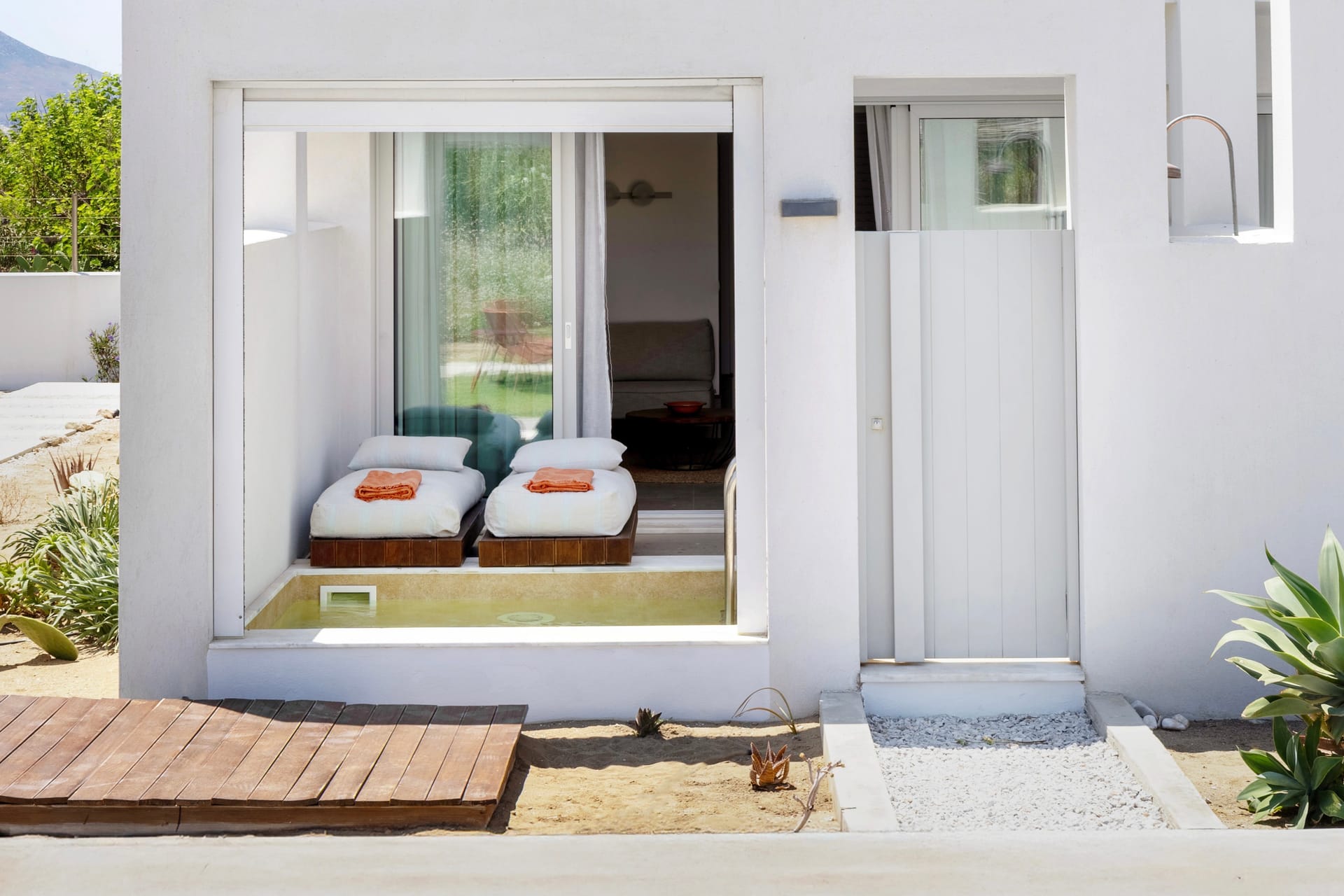 Friends & Family Suite Private Pool Side Sea View