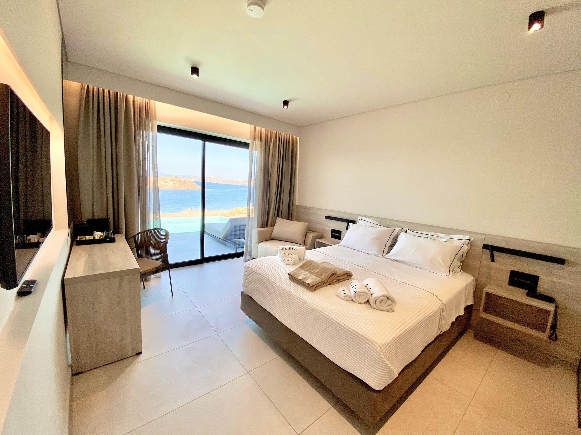Deluxe Room with Private Pool &amp; Sea View
