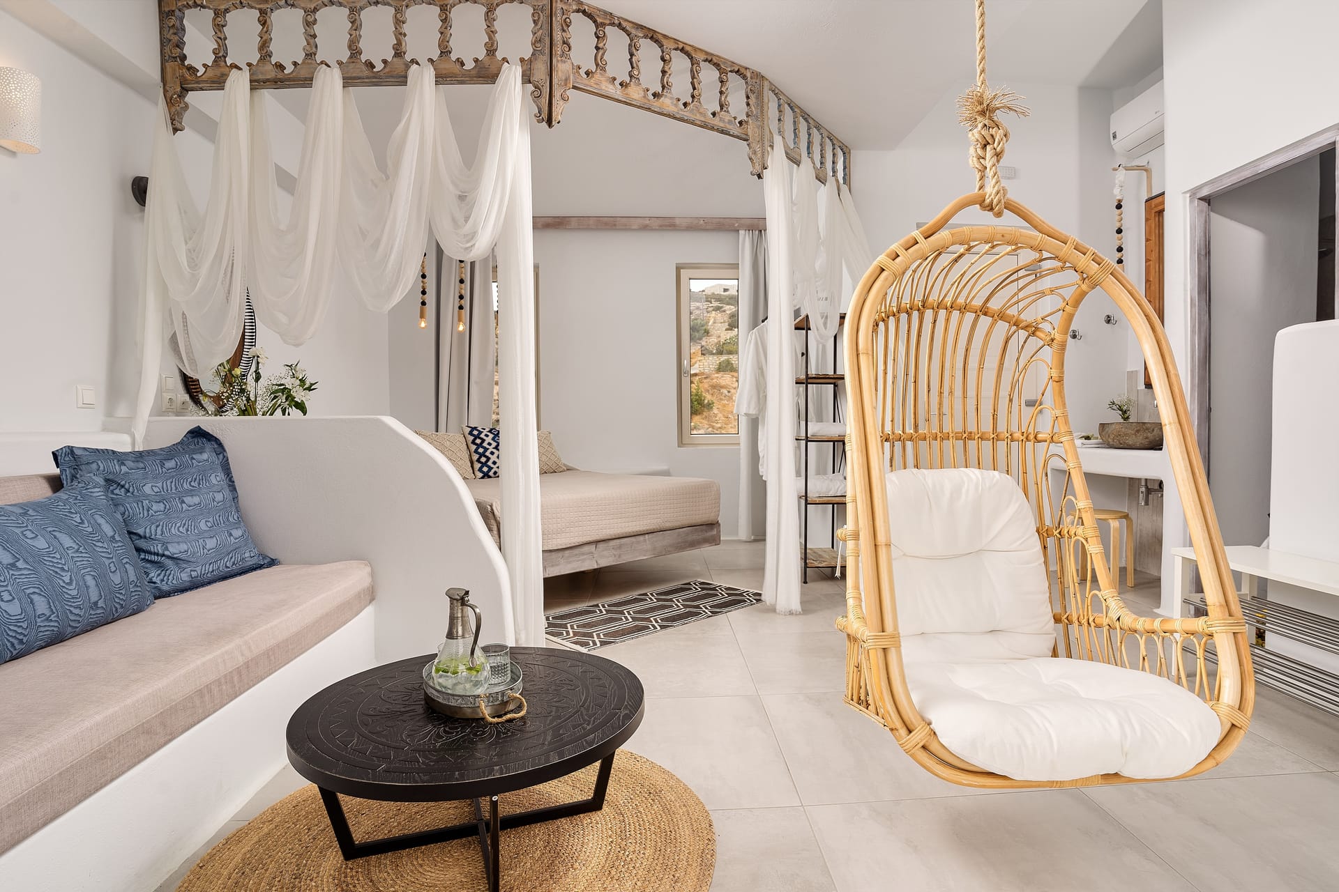 Open Plan Suite with Panoramic Sea View 41m²