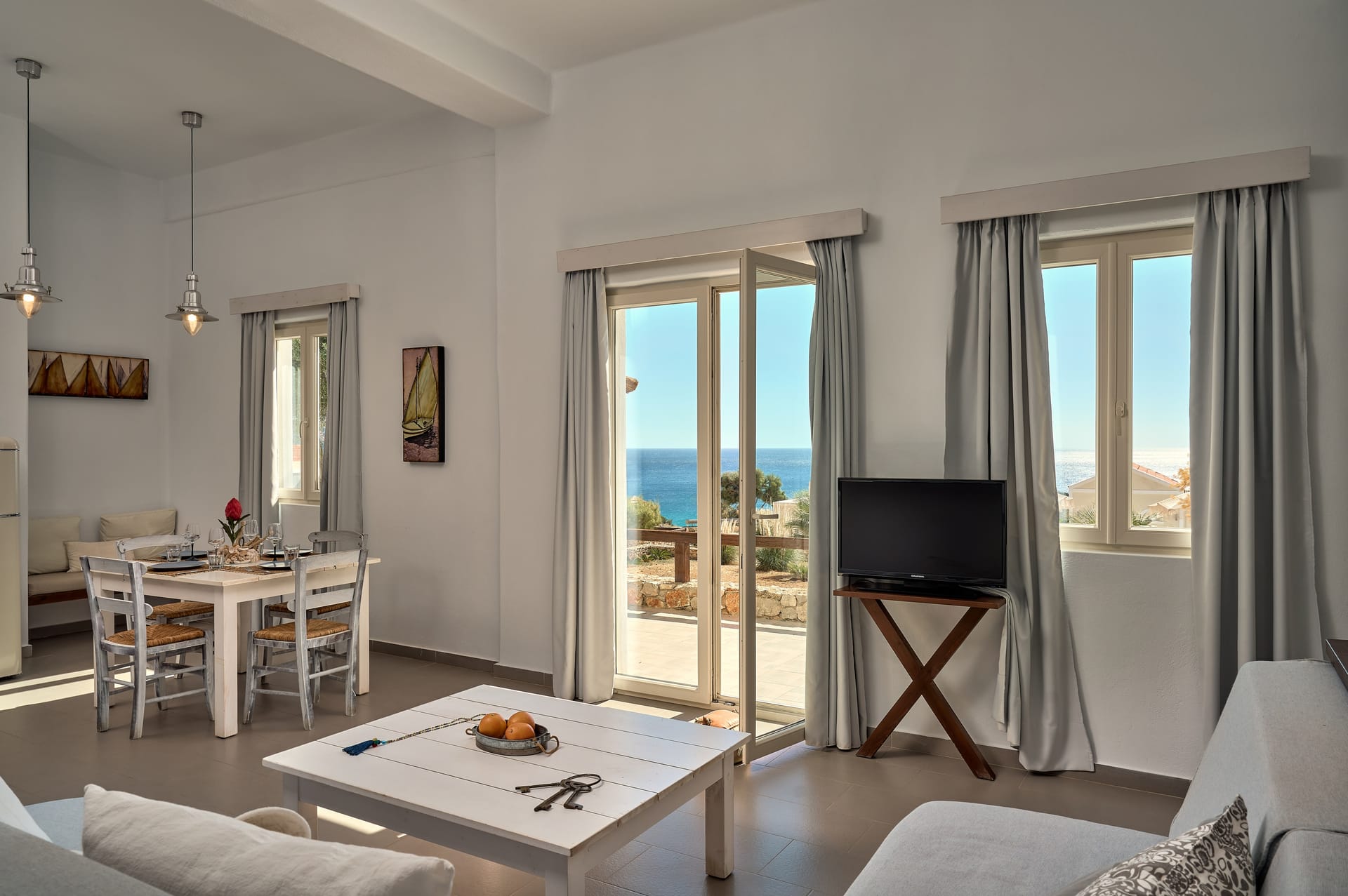 Poolfront Superior Suite with Sea View 50m²