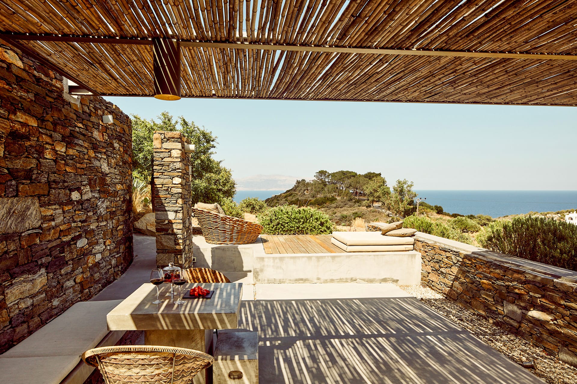 Cozy Retreat with Sea Views
