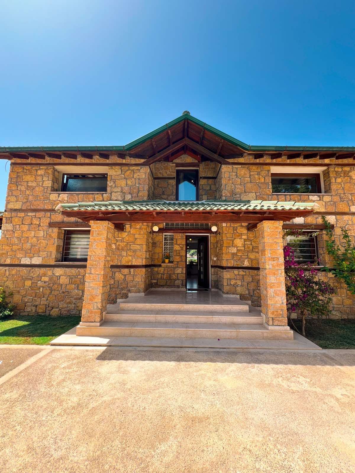 Villa &amp; Guest House - Private Swimming Pool