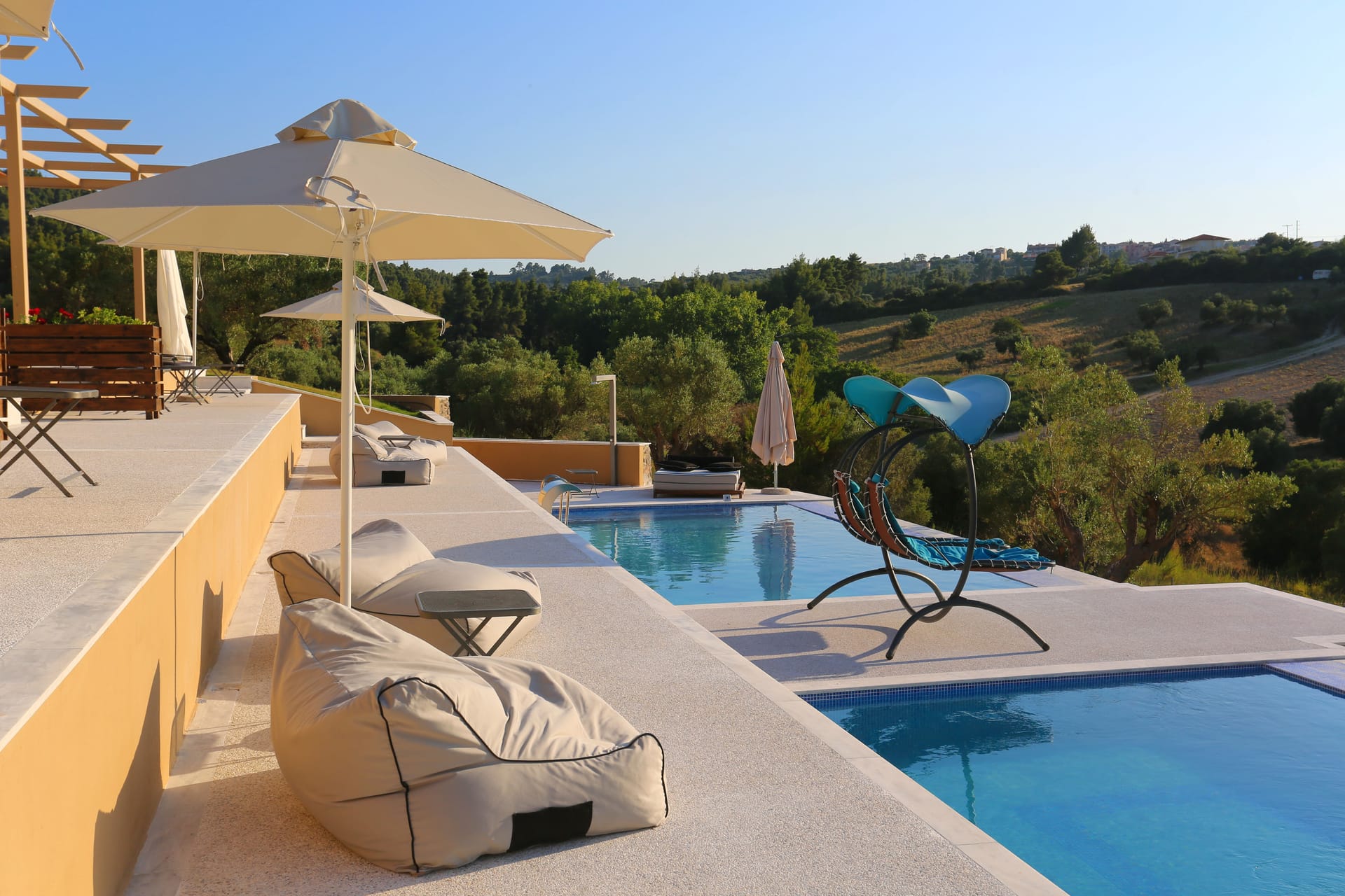 Whole residence - 2 swimming pool - 5 units