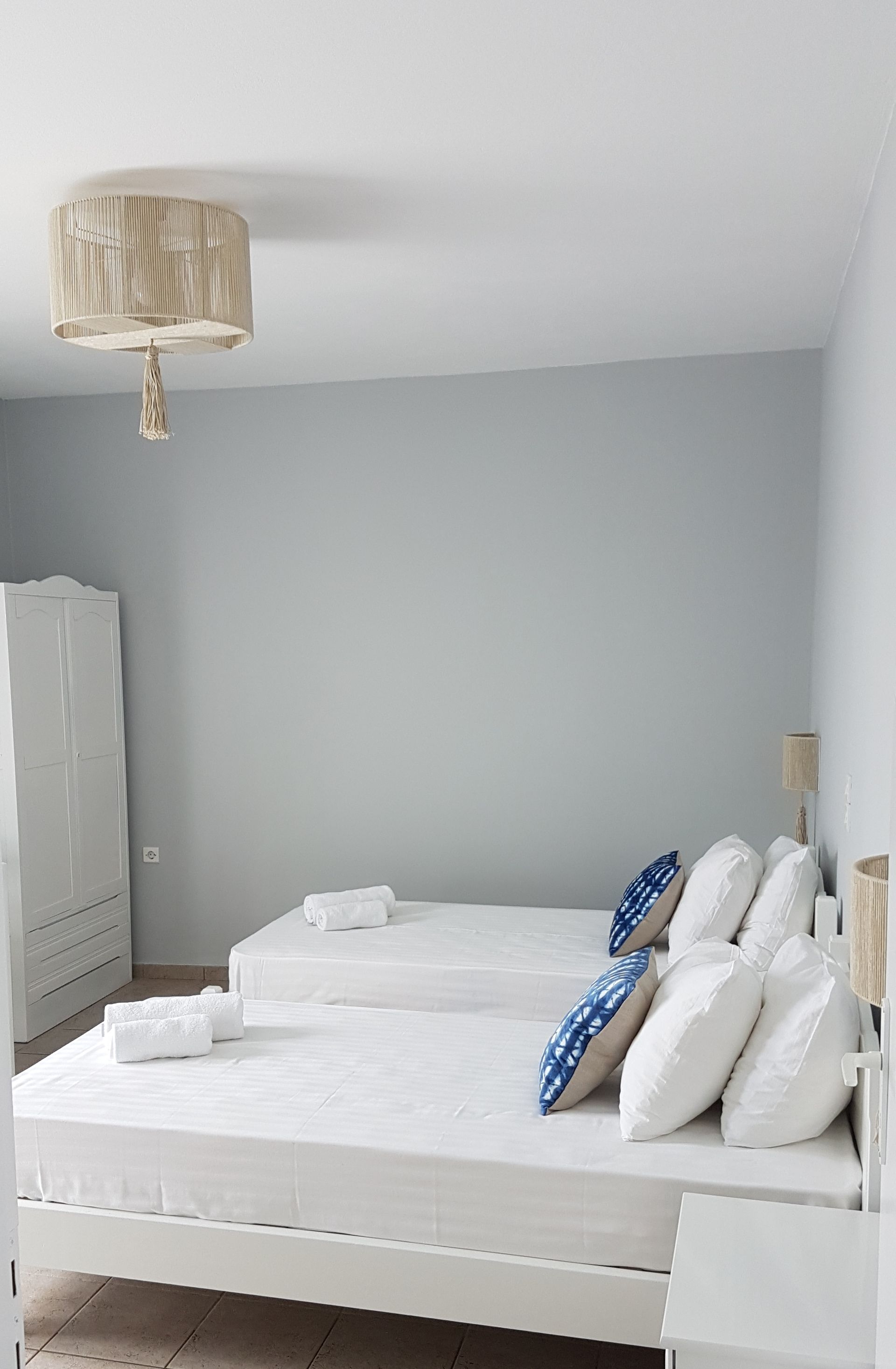 Family Apartment of 5 guests on Middle Floor with Balcony partial Sea View