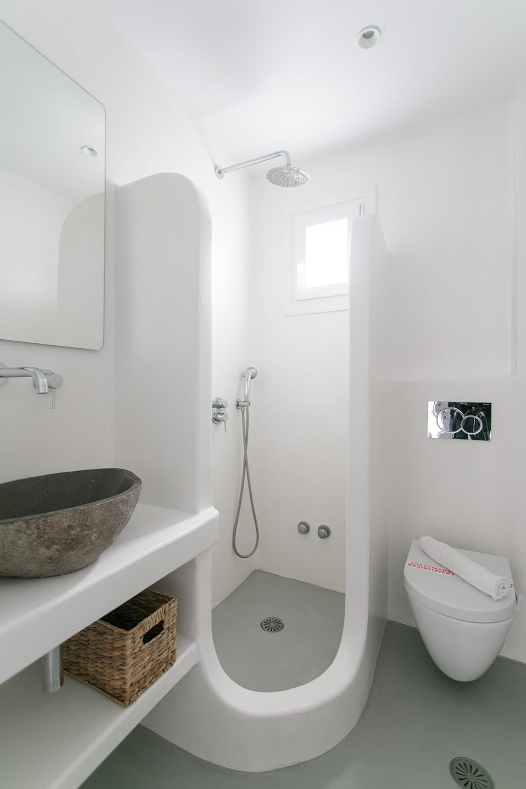 Family Apartment of 4 guests on top Floor with Balcony partial Sea View