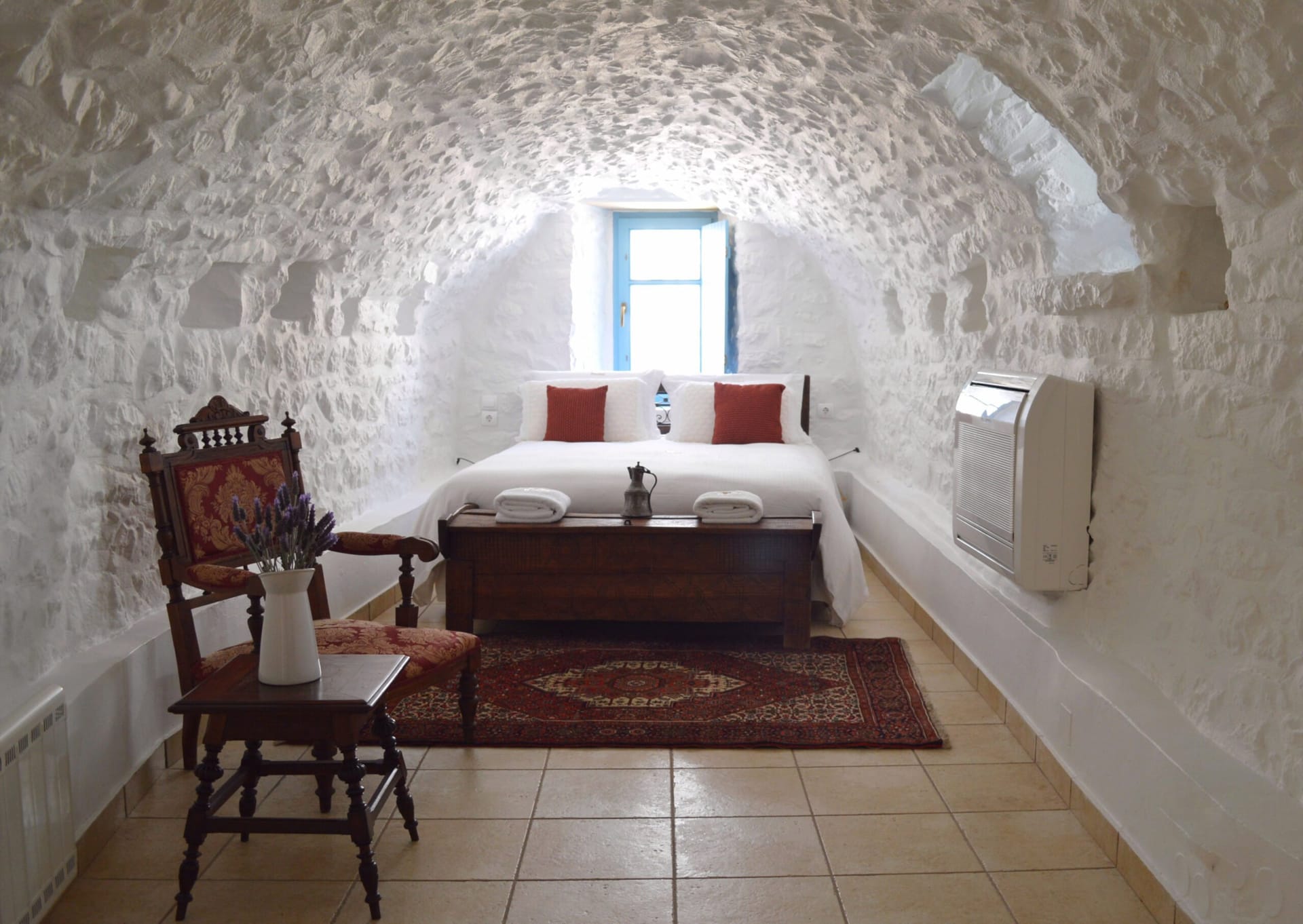 Kamares (Arches) Deluxe suite with veranda and garden view