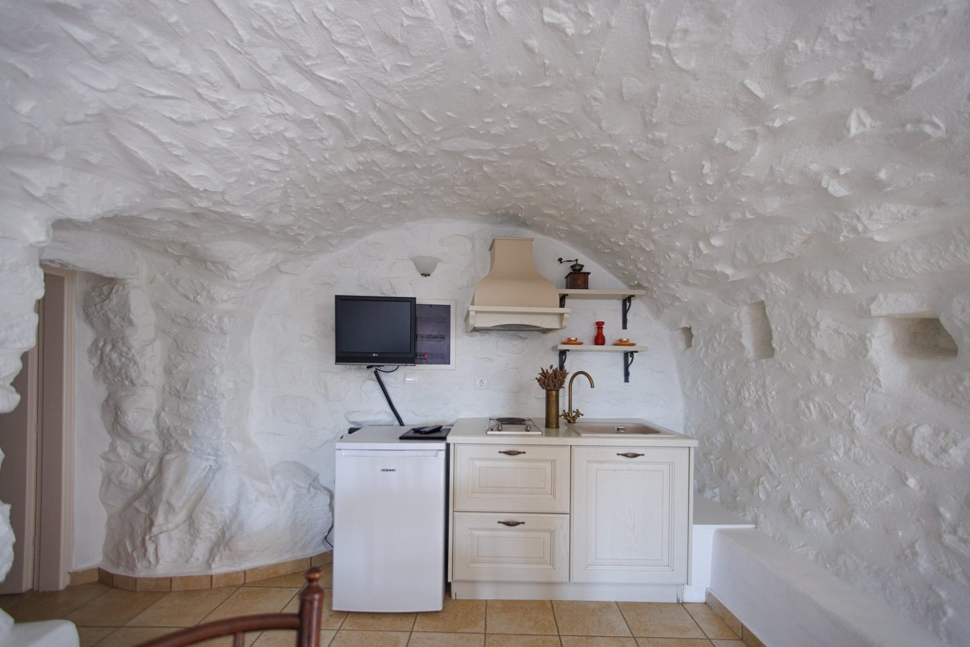 Kamares (Arches) Deluxe suite with veranda and garden view