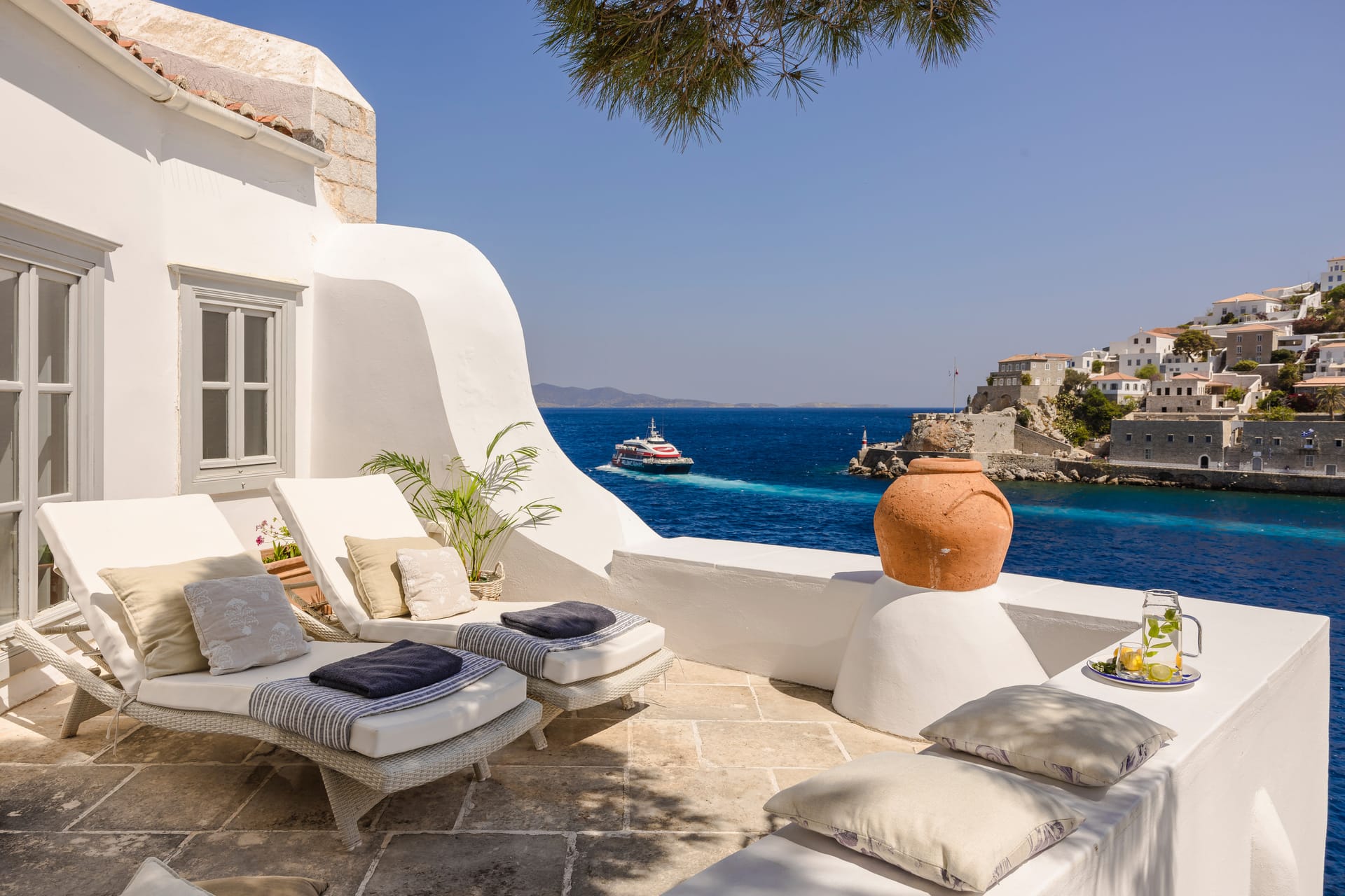 Hydrea Suite with Sea View and Private Balcony