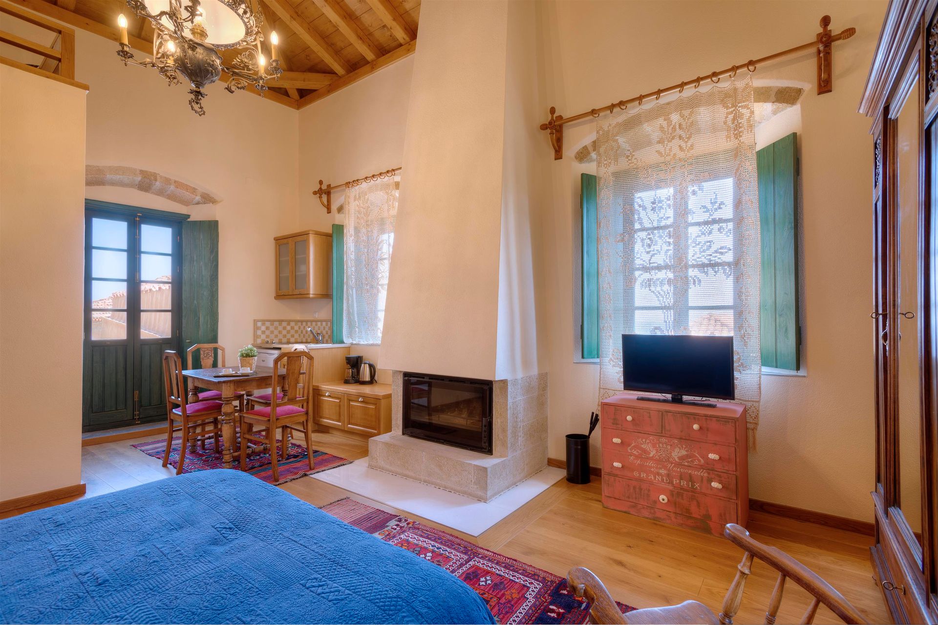 Superior Apartment with Loft &amp; Balcony