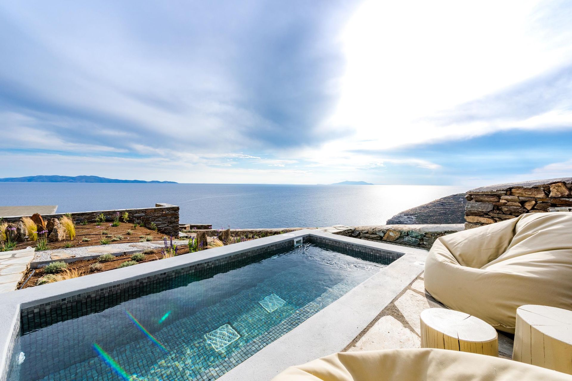 Cave Suite with Outdoor Hot Tub