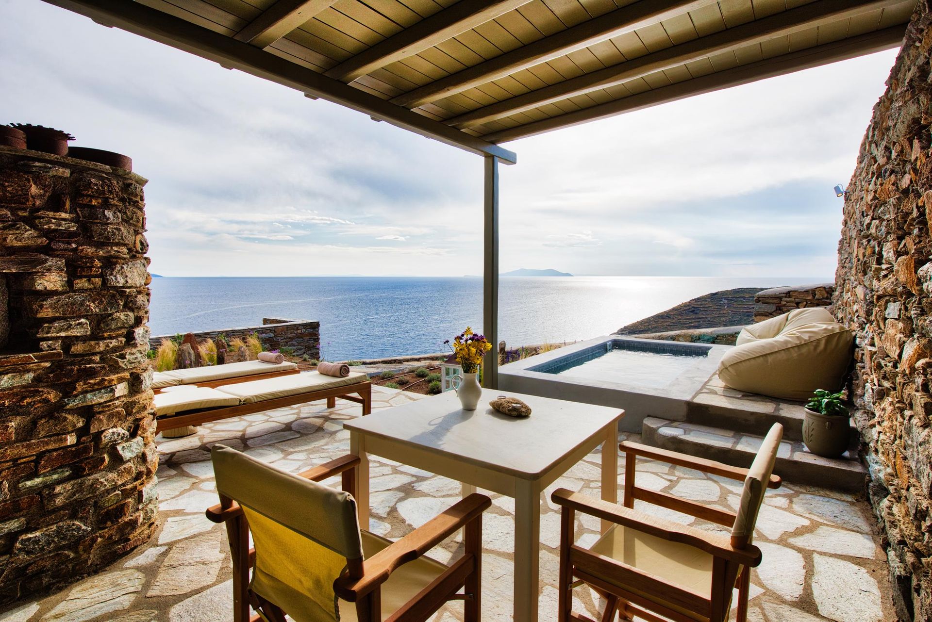 Cave Suite with Outdoor Hot Tub