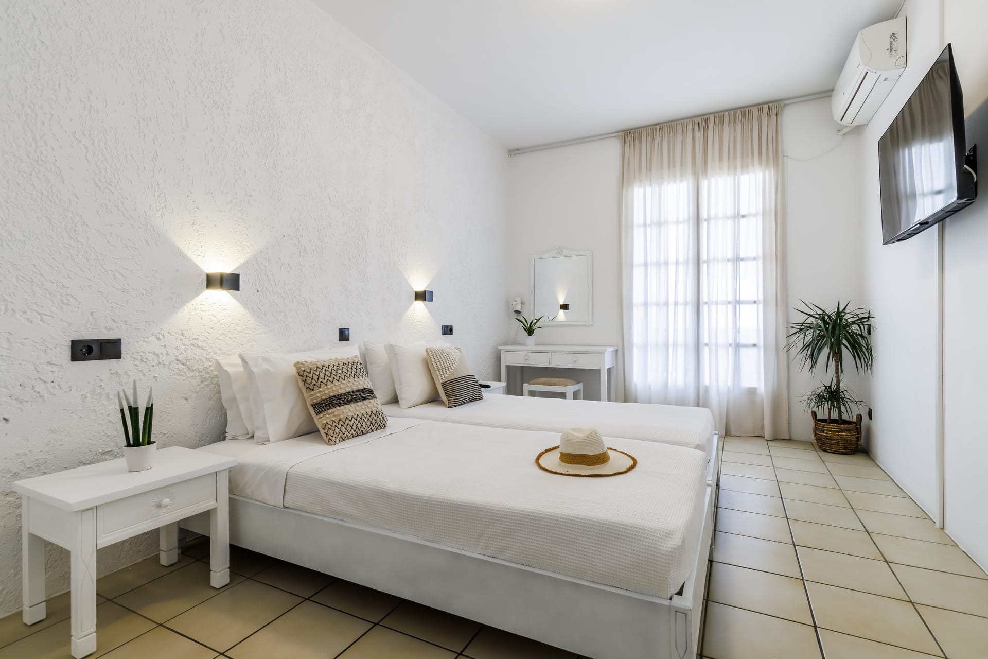 Smart Budget Room