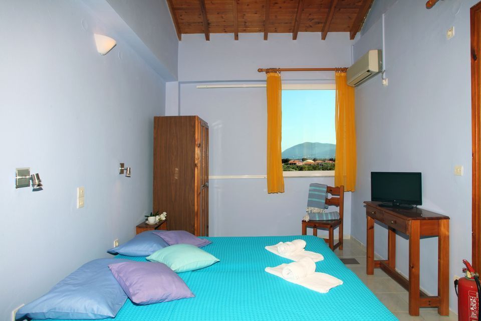 Standard Studio (3 Pax)