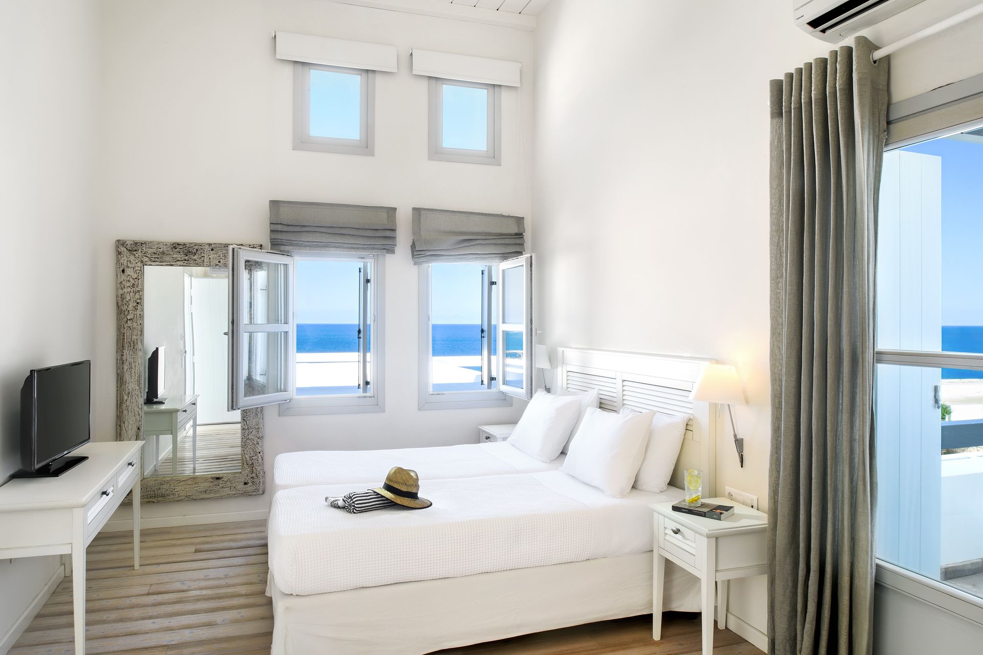 Friends & Family Suite Sea View
