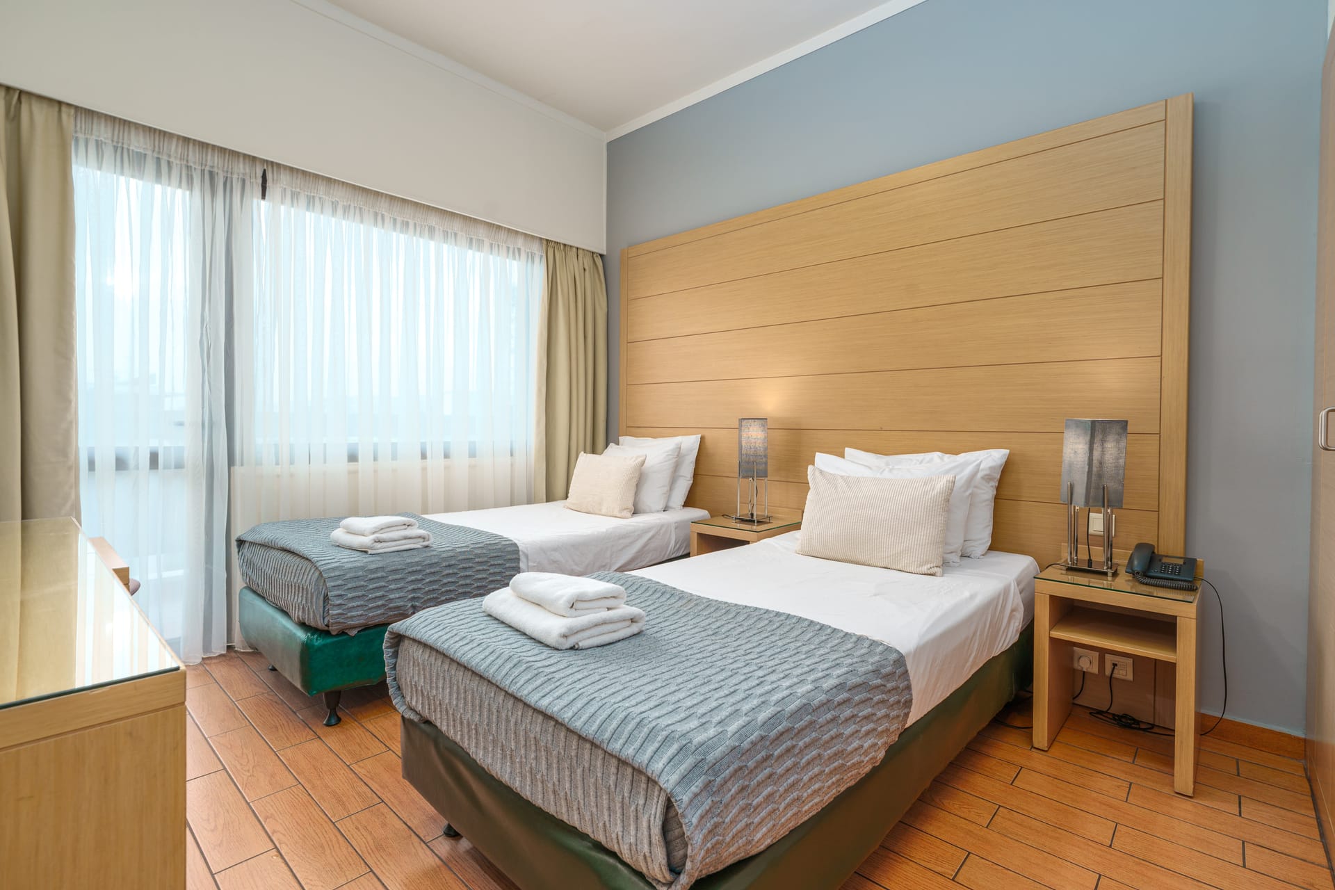 Twin Bed Room