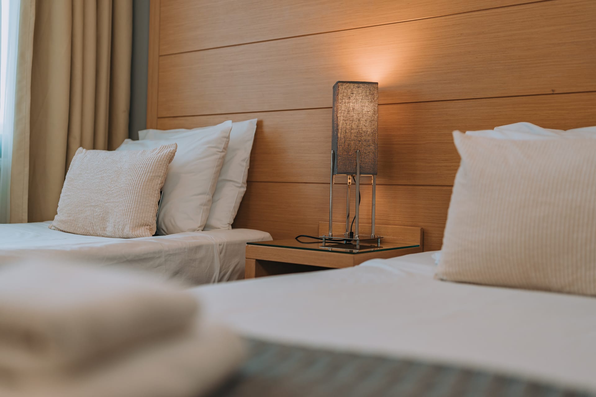 Twin Bed Room