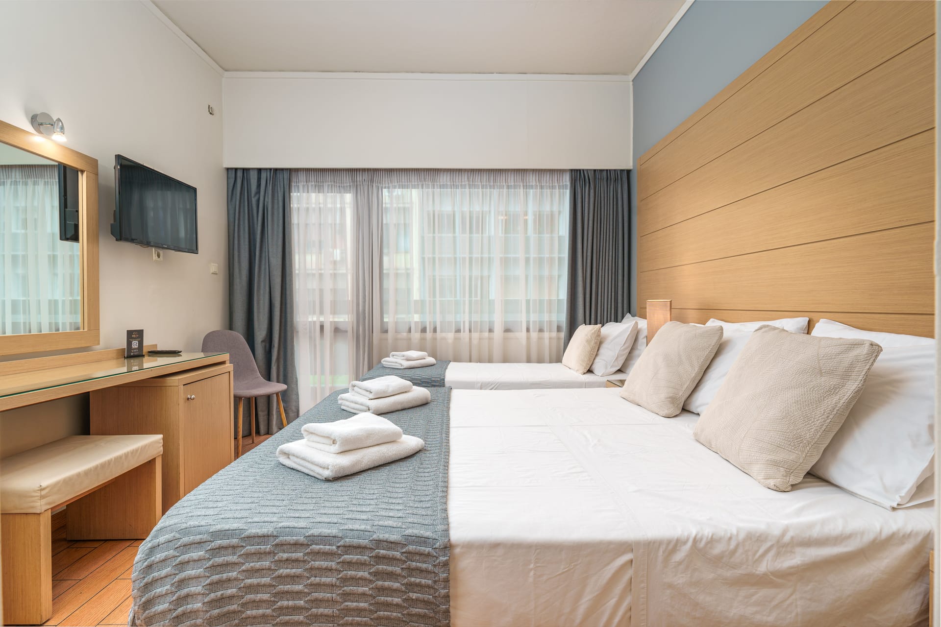 Triple Bed Room